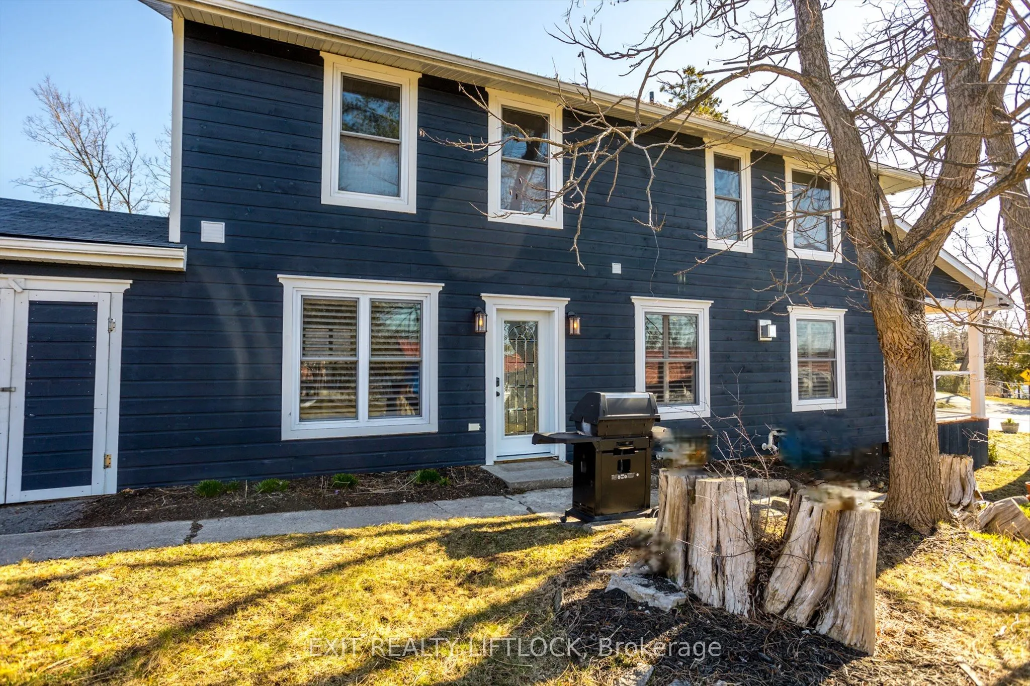 64 Front Street E