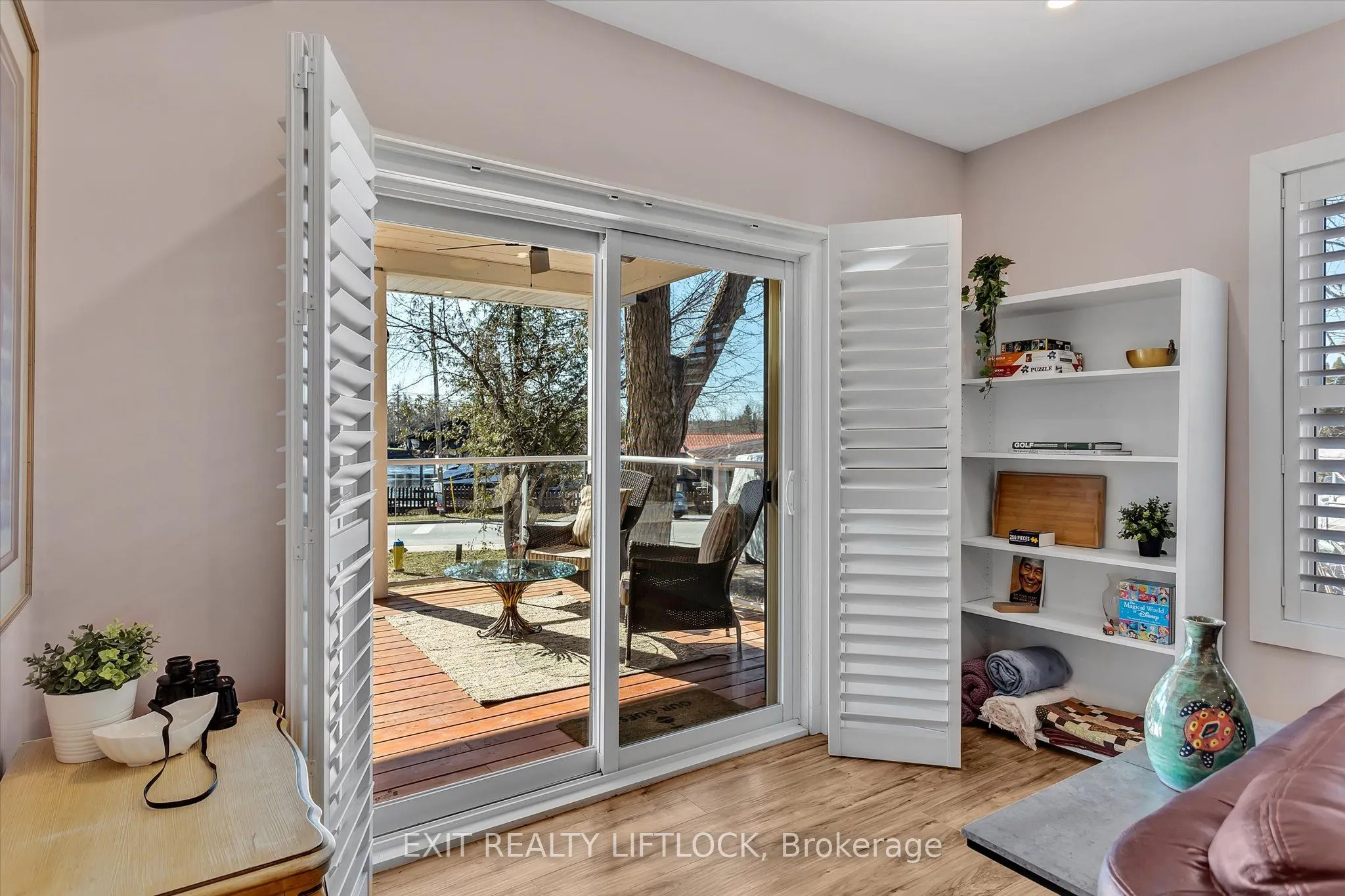 64 Front Street E