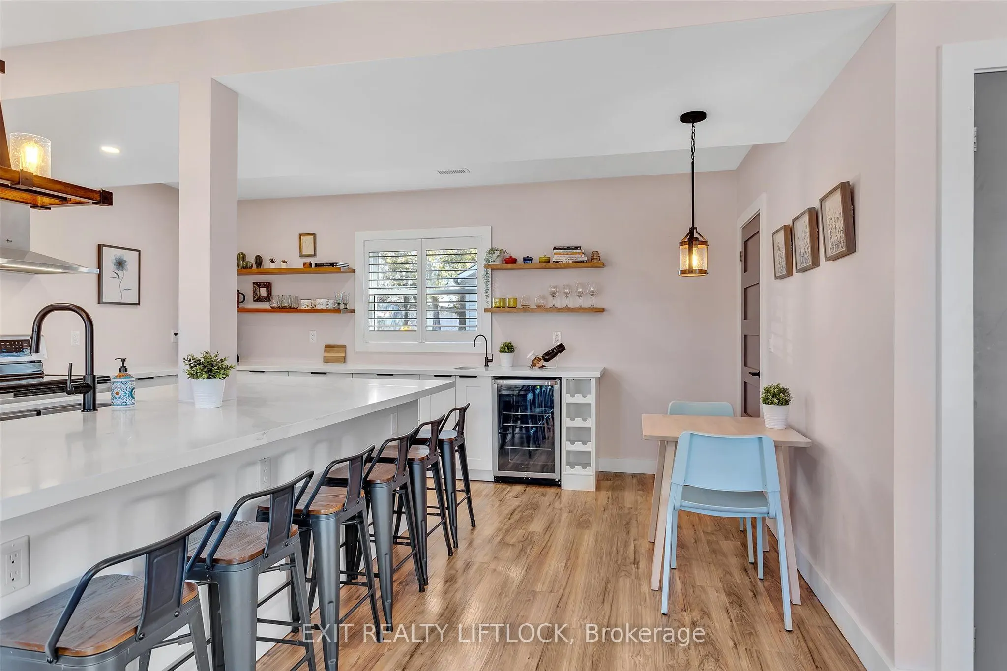 64 Front Street E