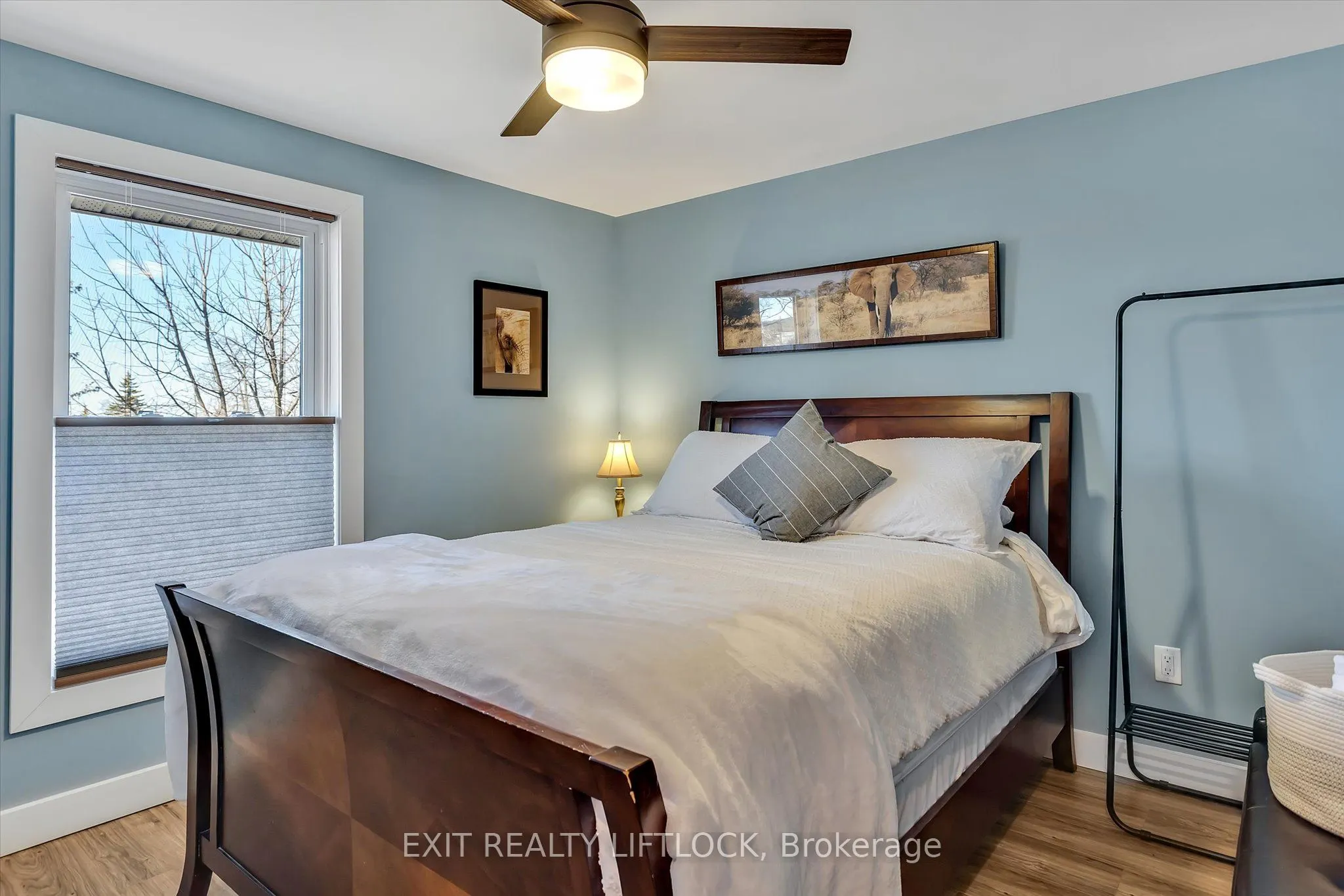 64 Front Street E