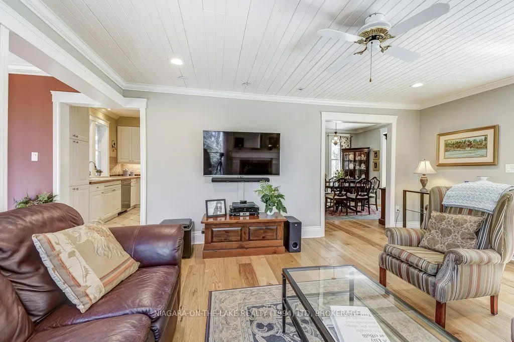 15906 NIAGARA RIVER Parkway