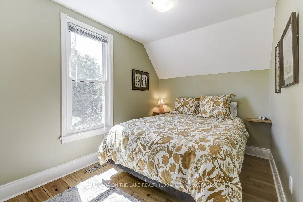 15906 NIAGARA RIVER Parkway