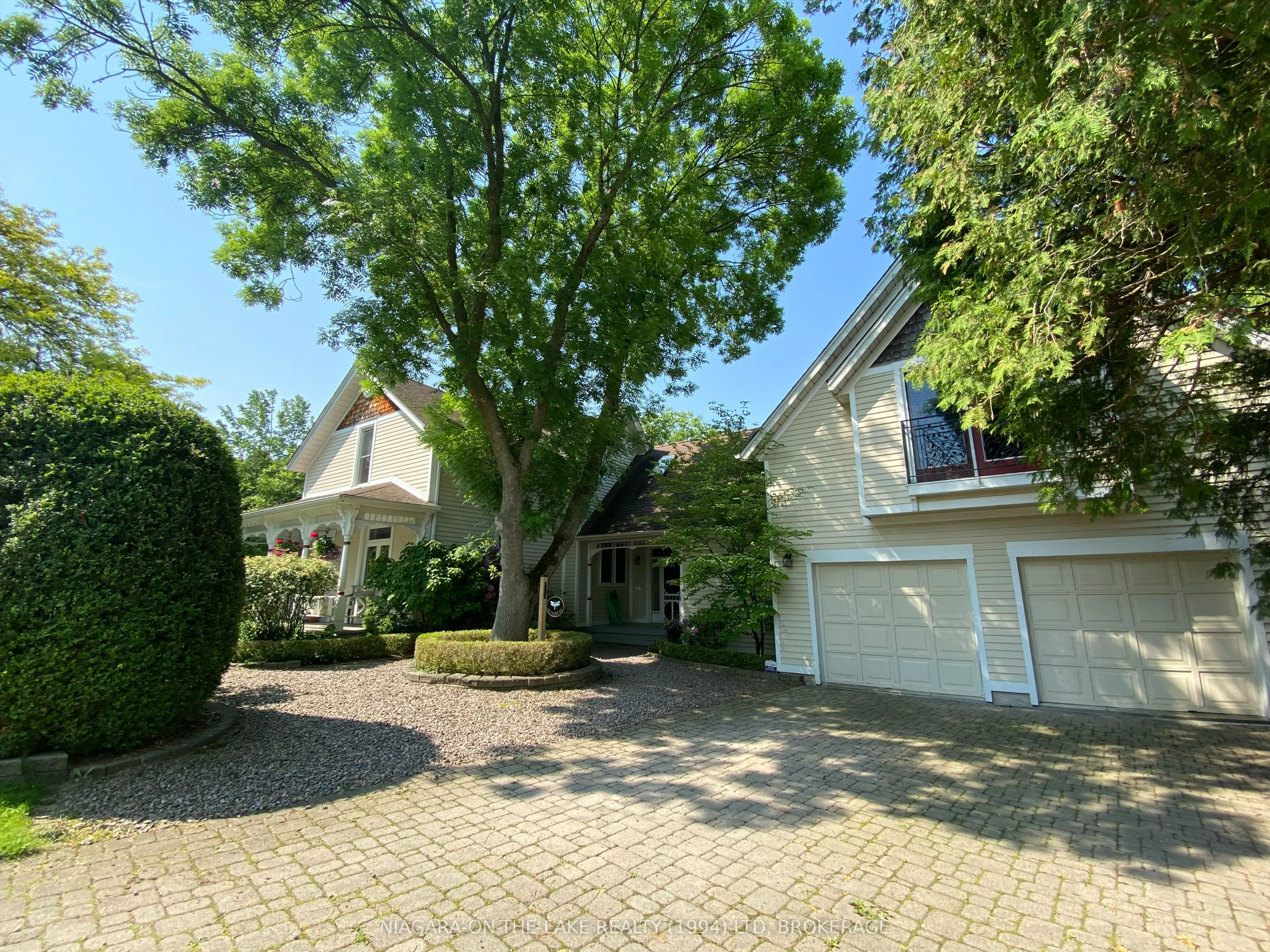 15906 NIAGARA RIVER Parkway