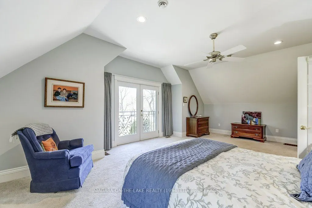 15906 NIAGARA RIVER Parkway
