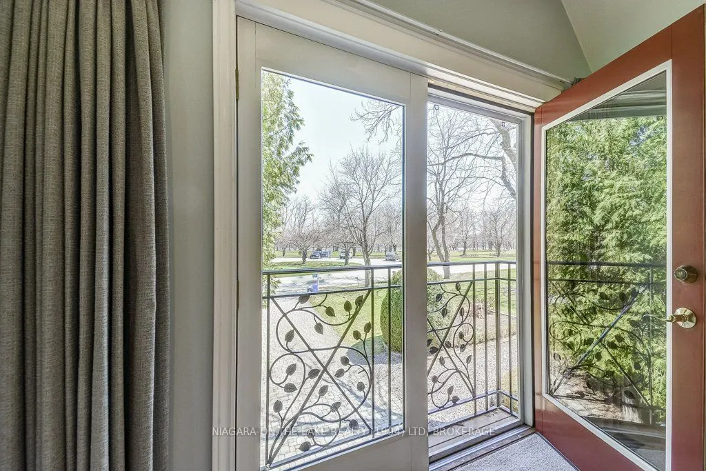 15906 NIAGARA RIVER Parkway
