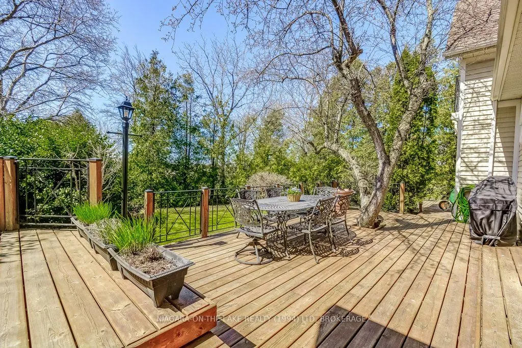15906 NIAGARA RIVER Parkway