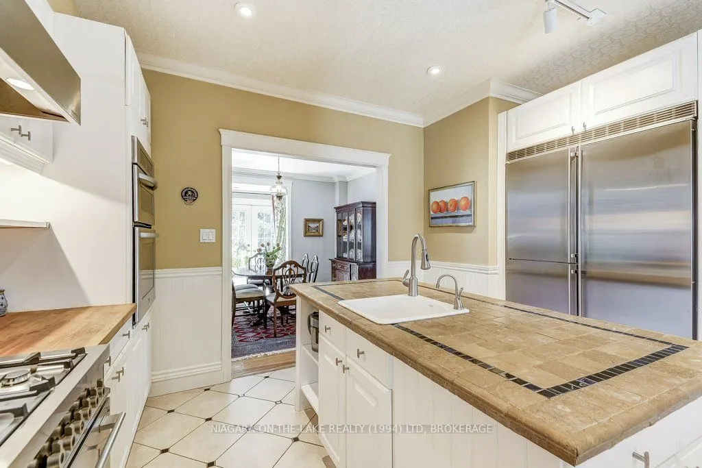 15906 NIAGARA RIVER Parkway