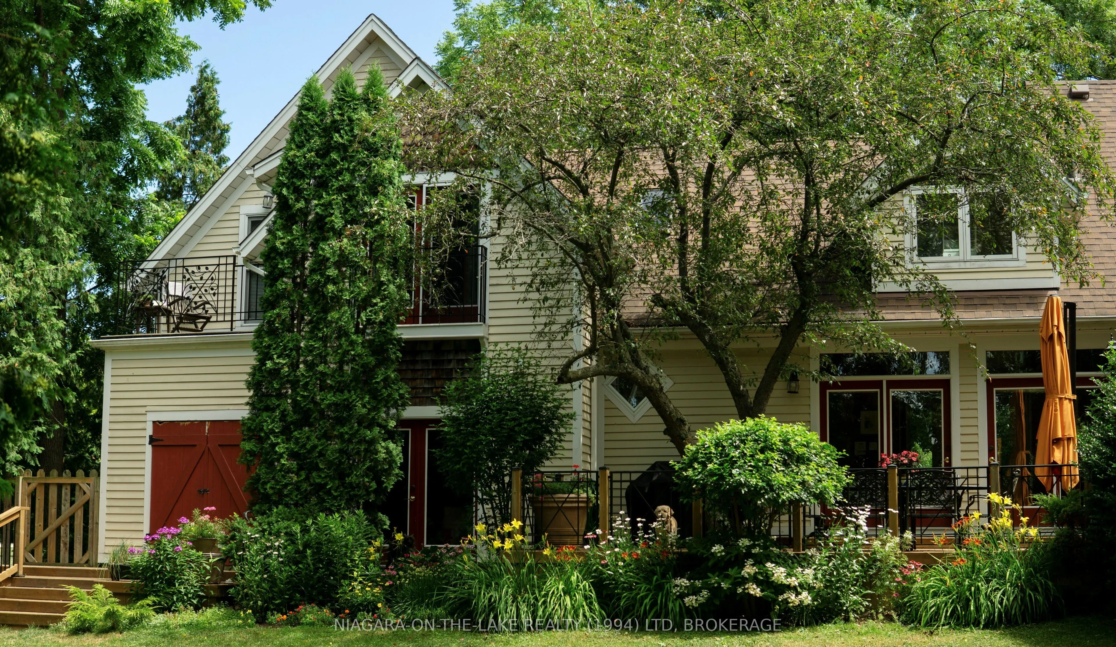 15906 NIAGARA RIVER Parkway