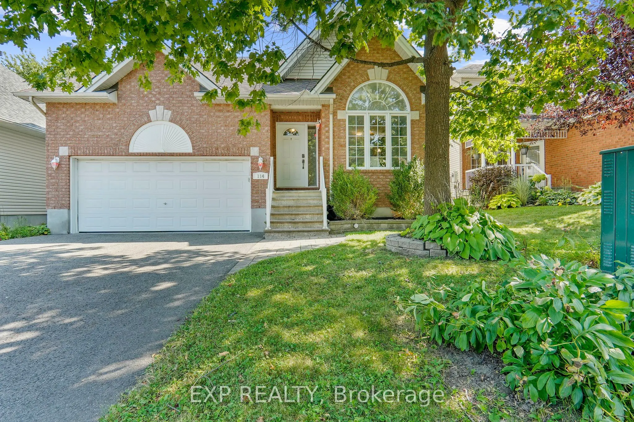 114 ECHOWOODS Avenue