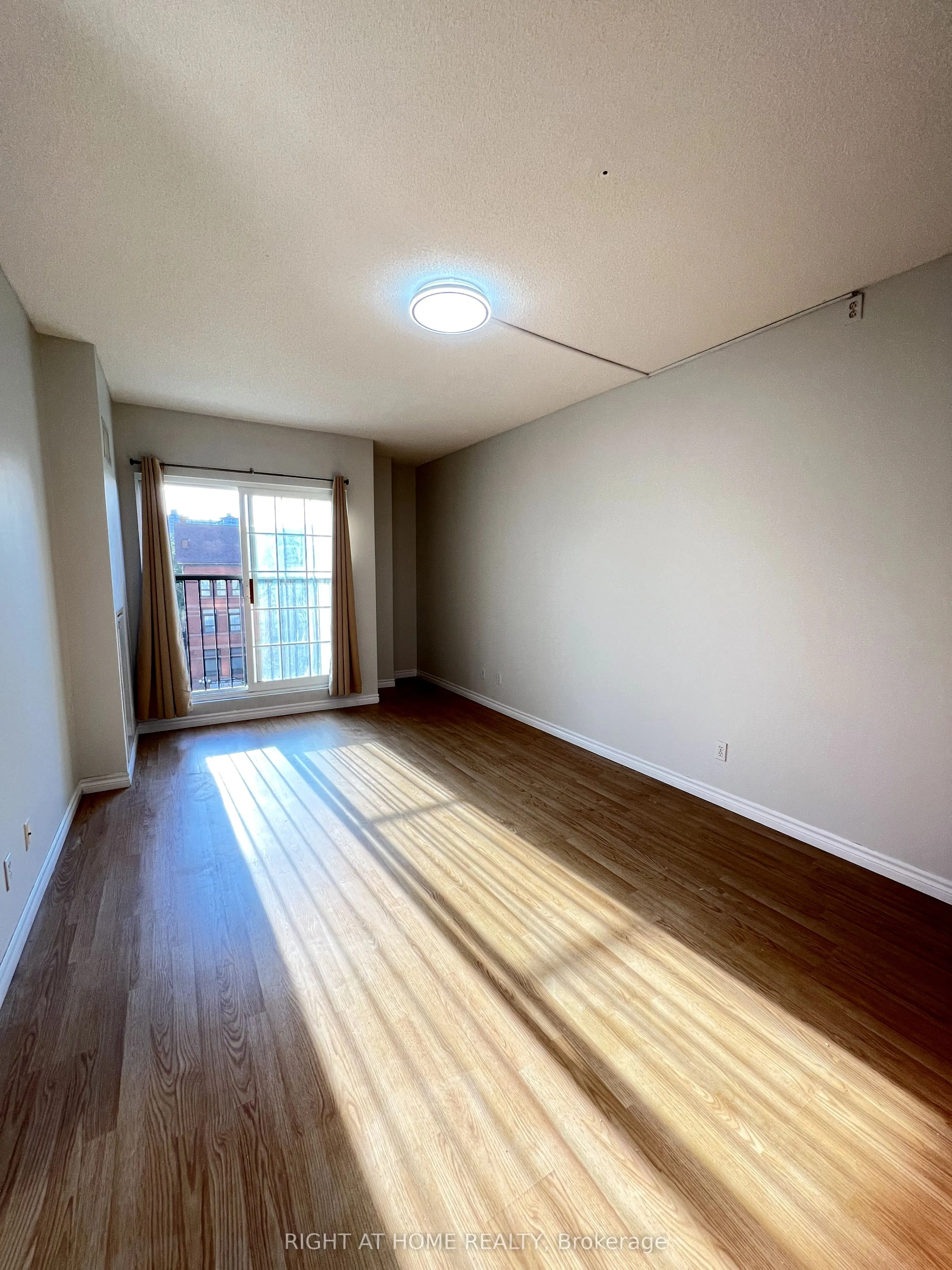 135 James Street S, #403