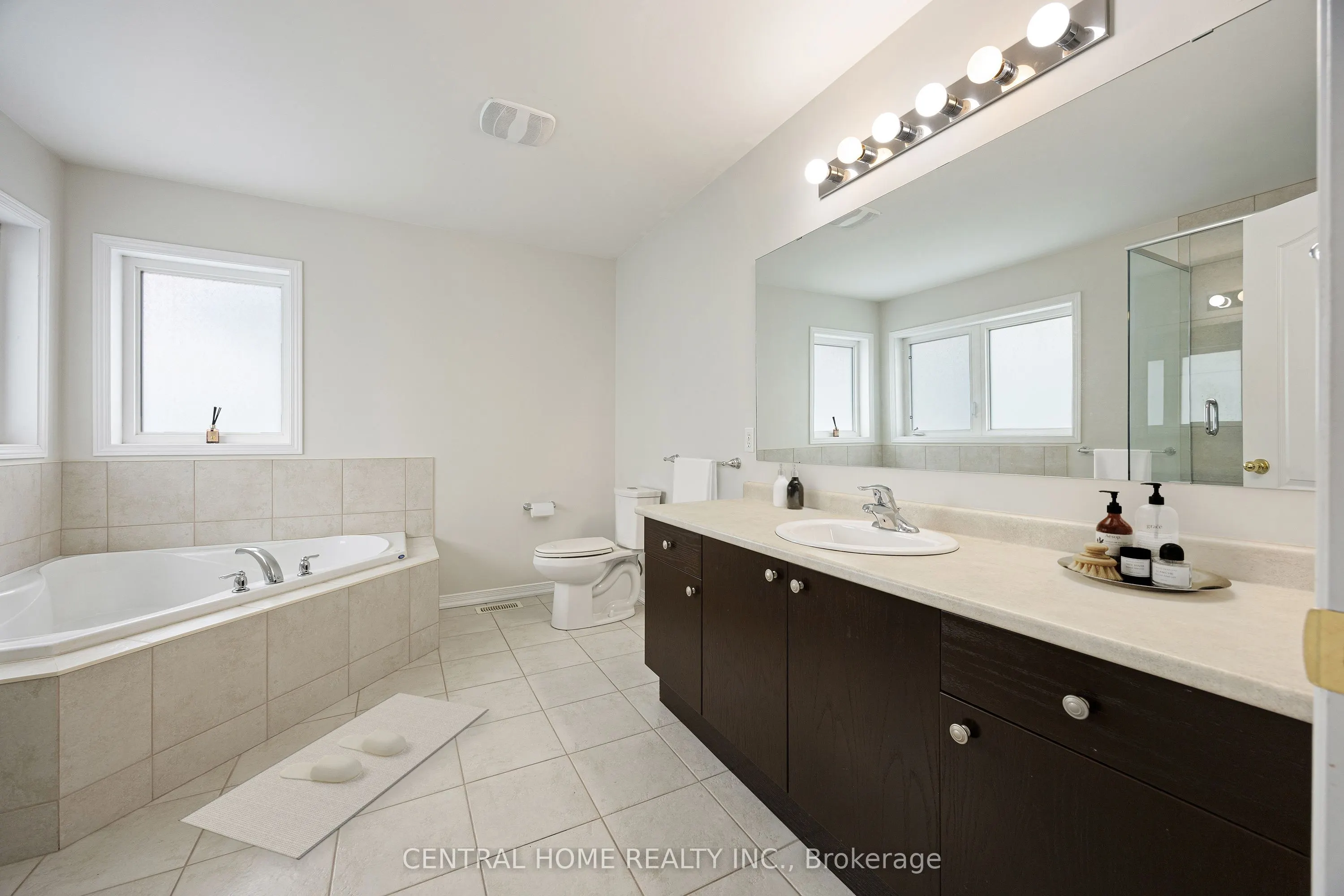 165 Palacebeach Trail