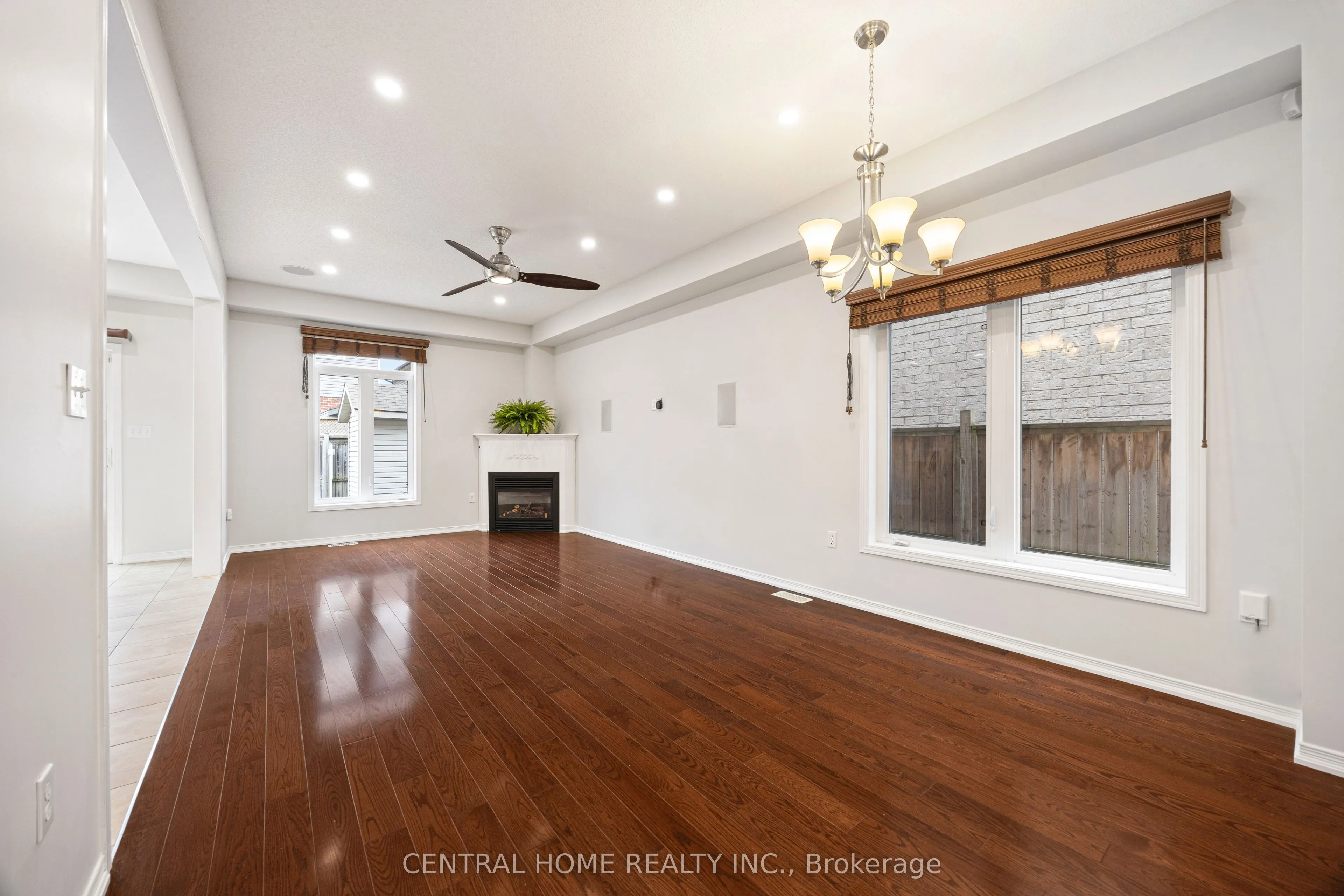 165 Palacebeach Trail