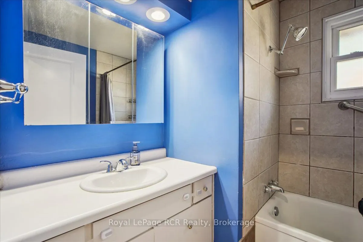 685 5th Avenue W
