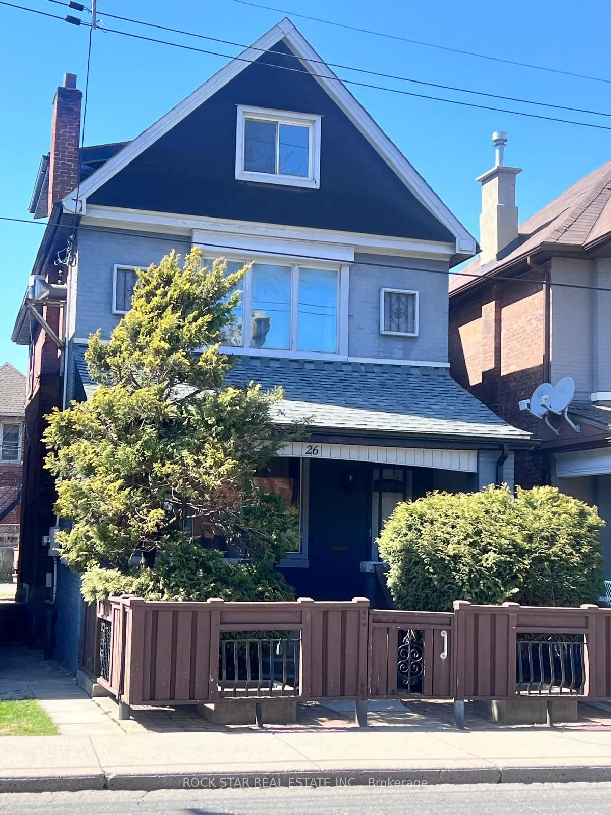 26 Wentworth Street S, #Upper