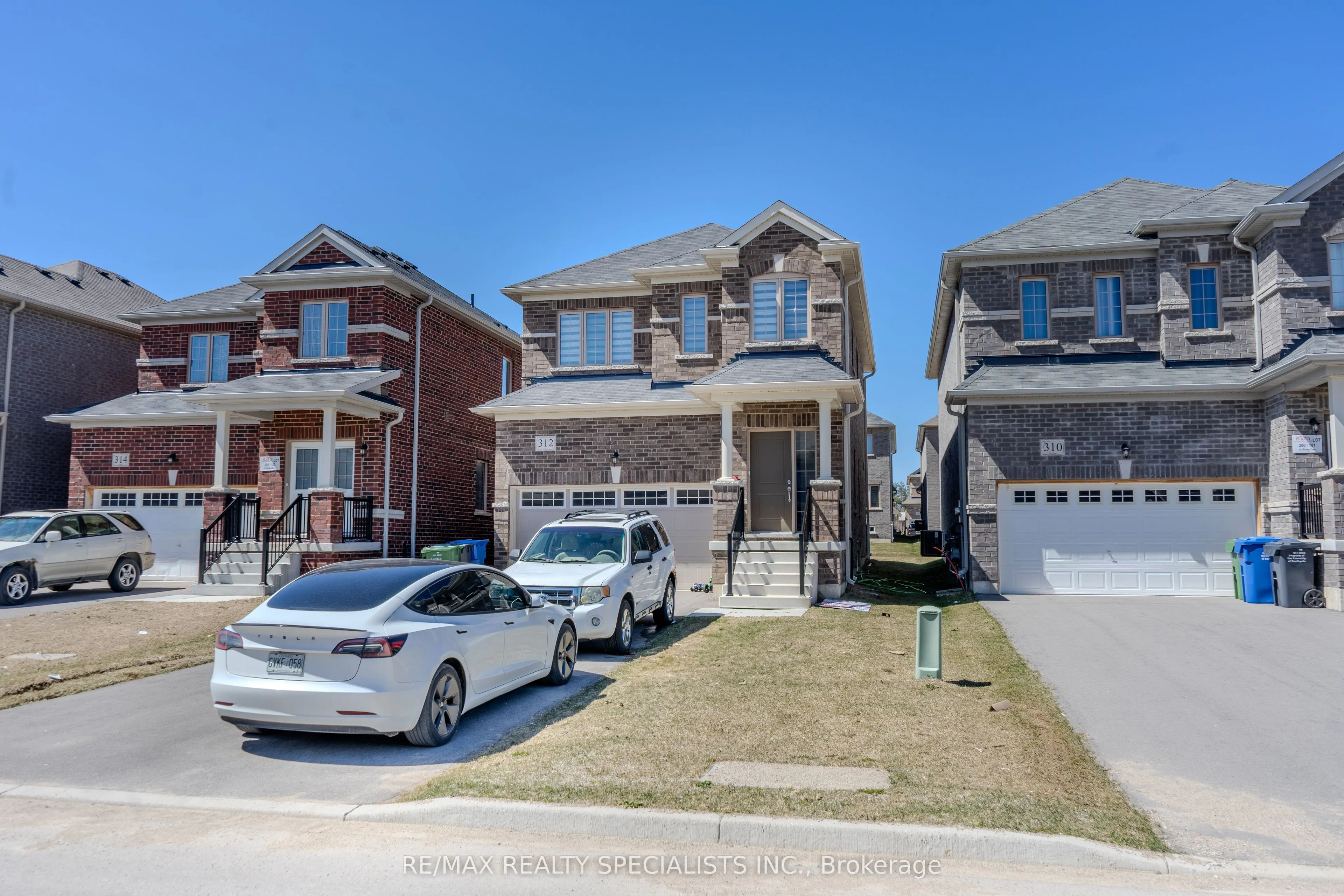 312 Ridley Crescent