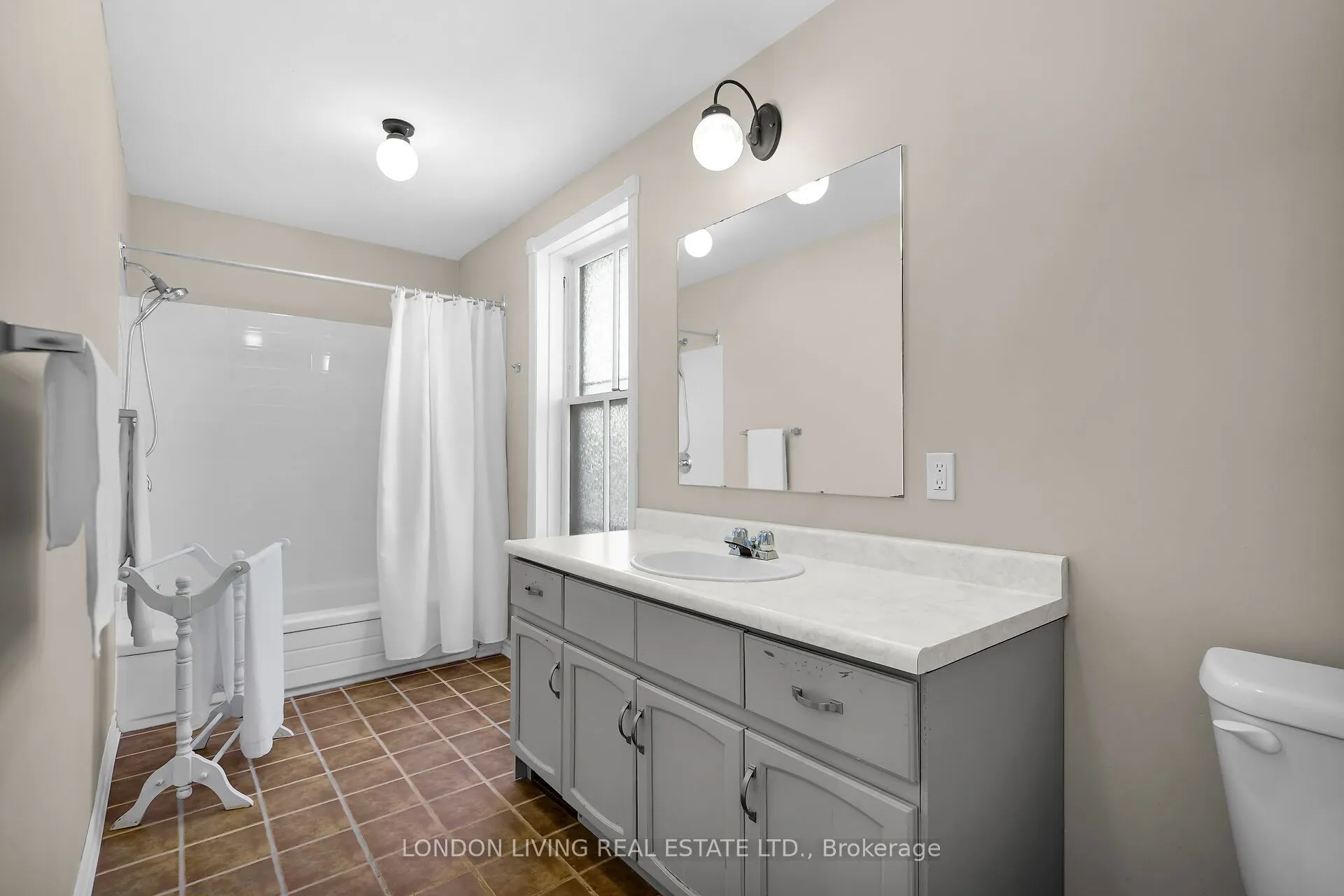 503 Baseline Road E