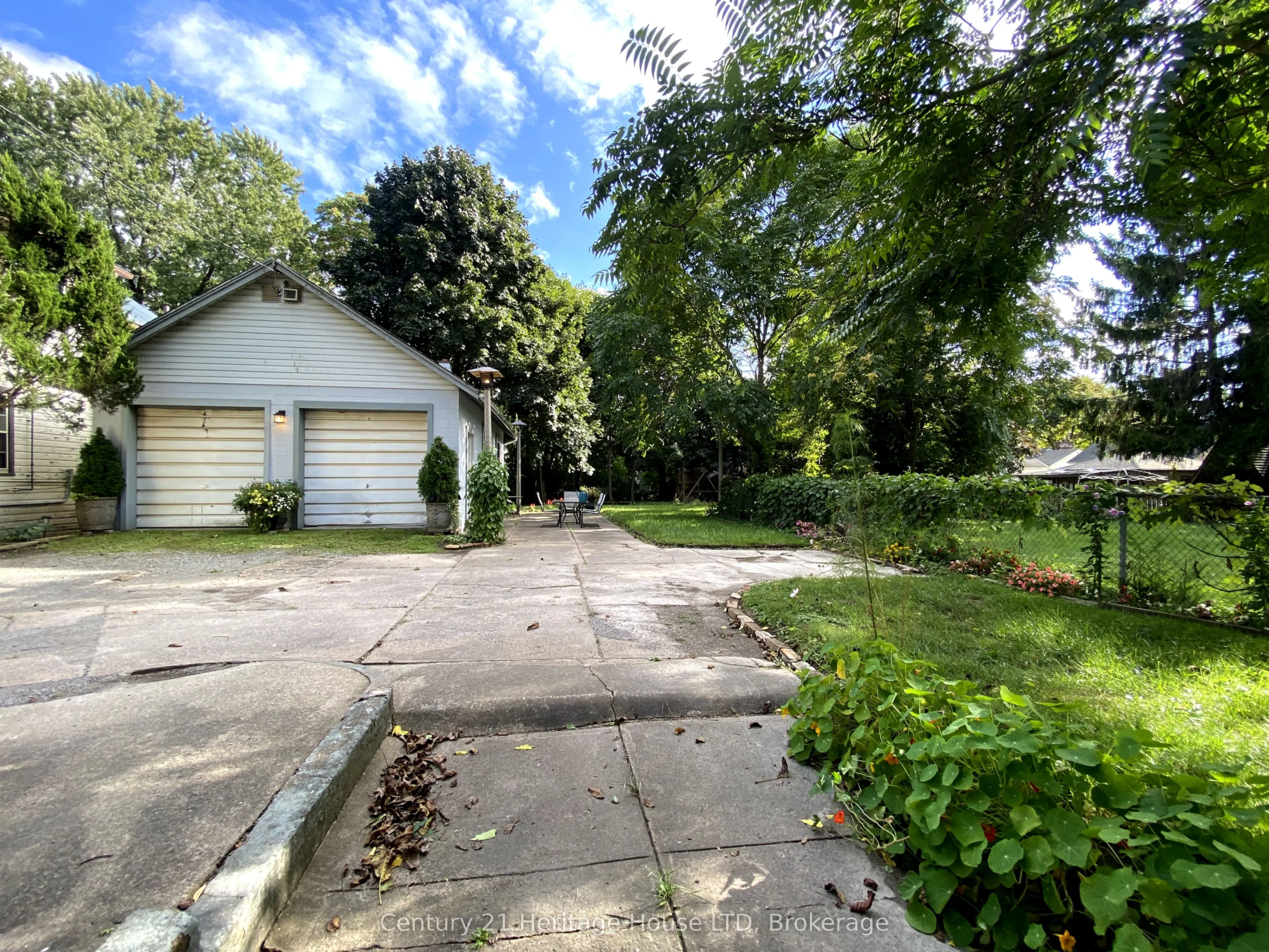 6042 Culp Street