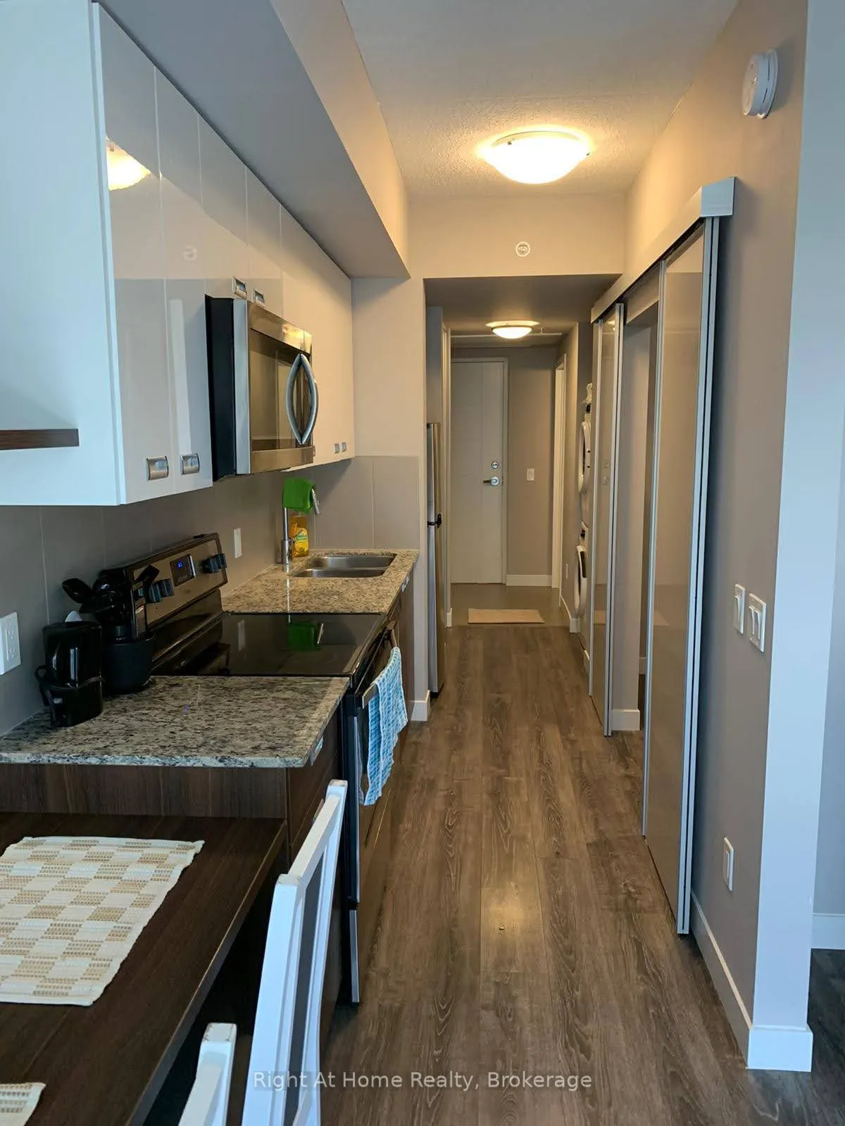 308 LESTER Street, #410