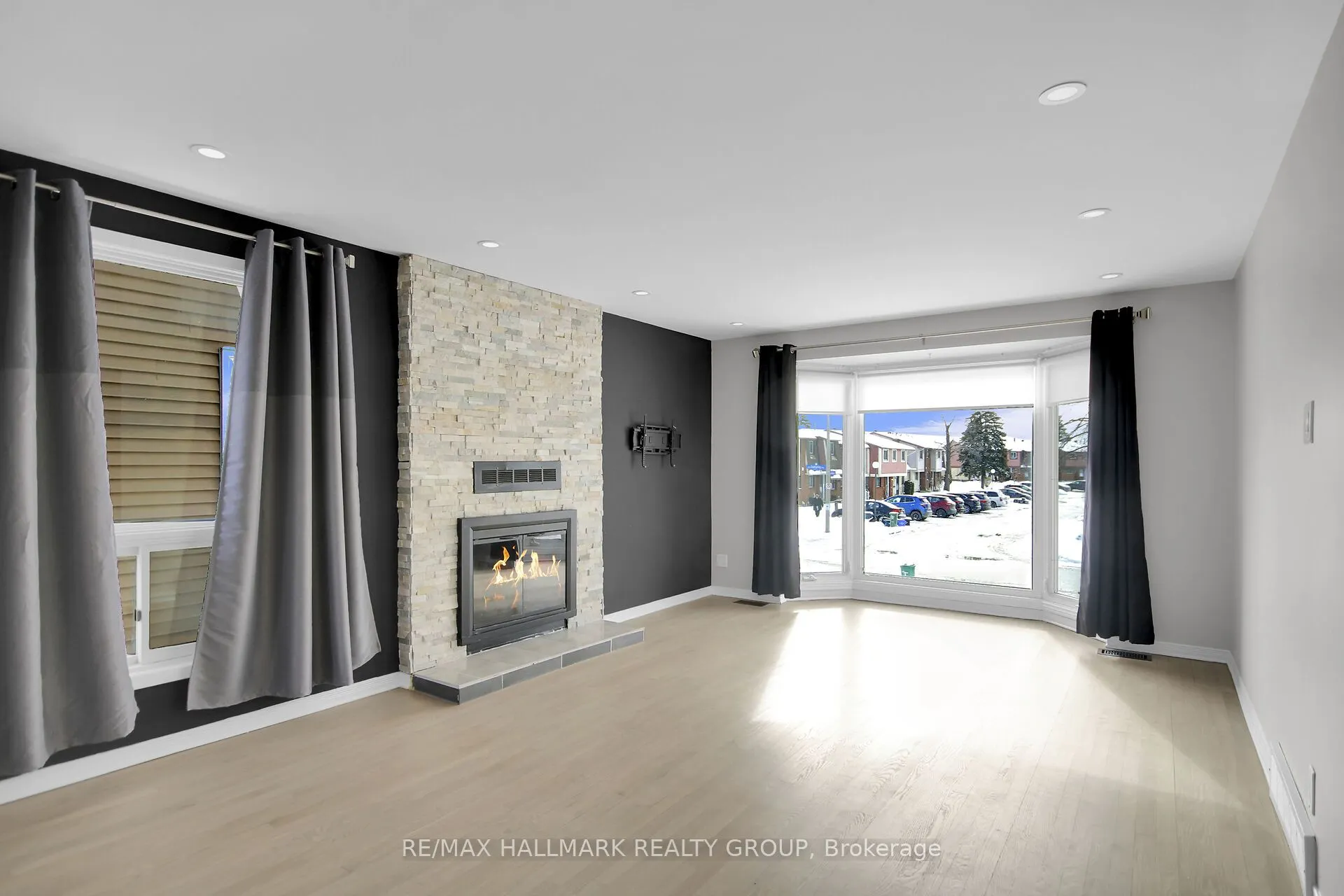 13 Coolspring Crescent