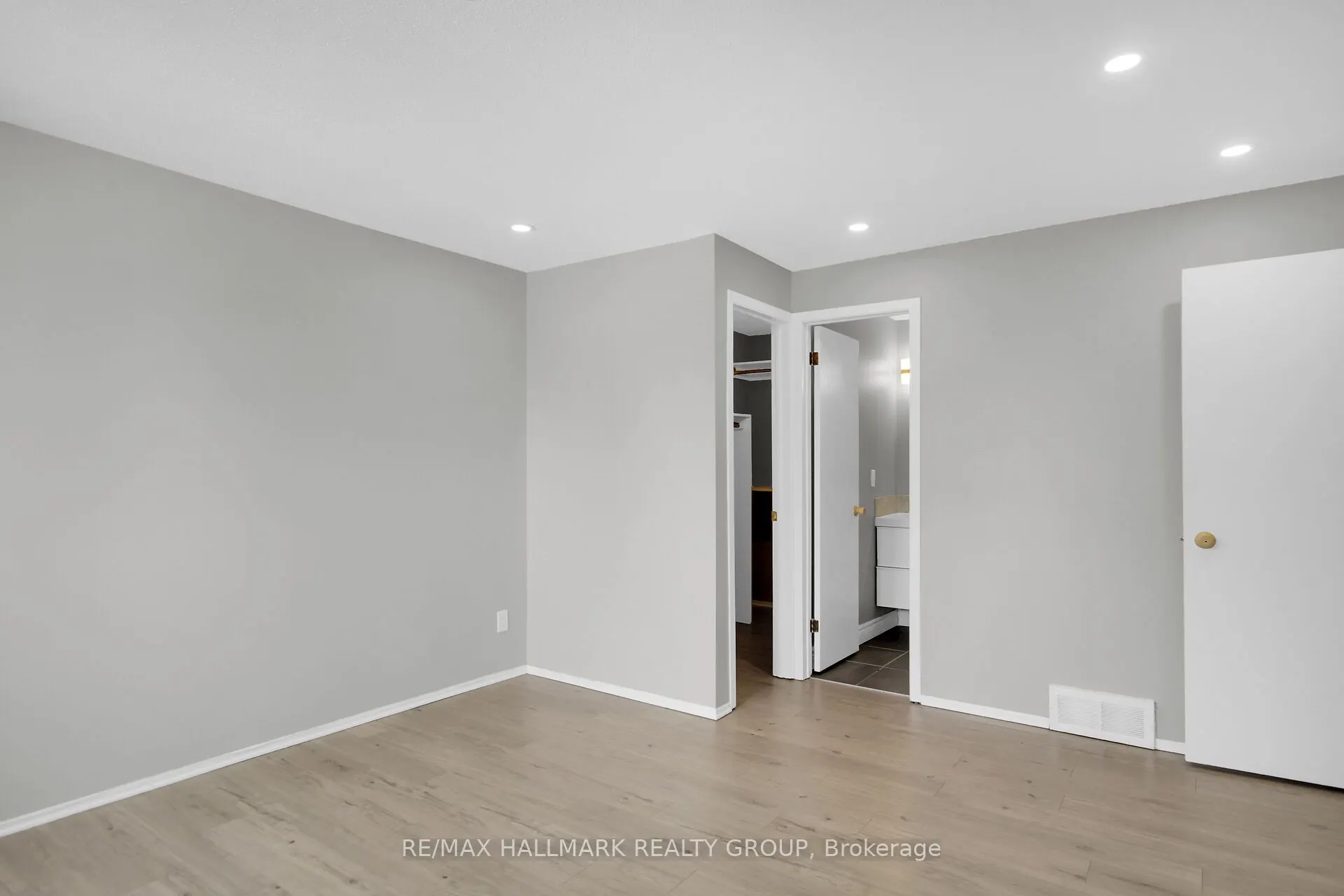 13 Coolspring Crescent