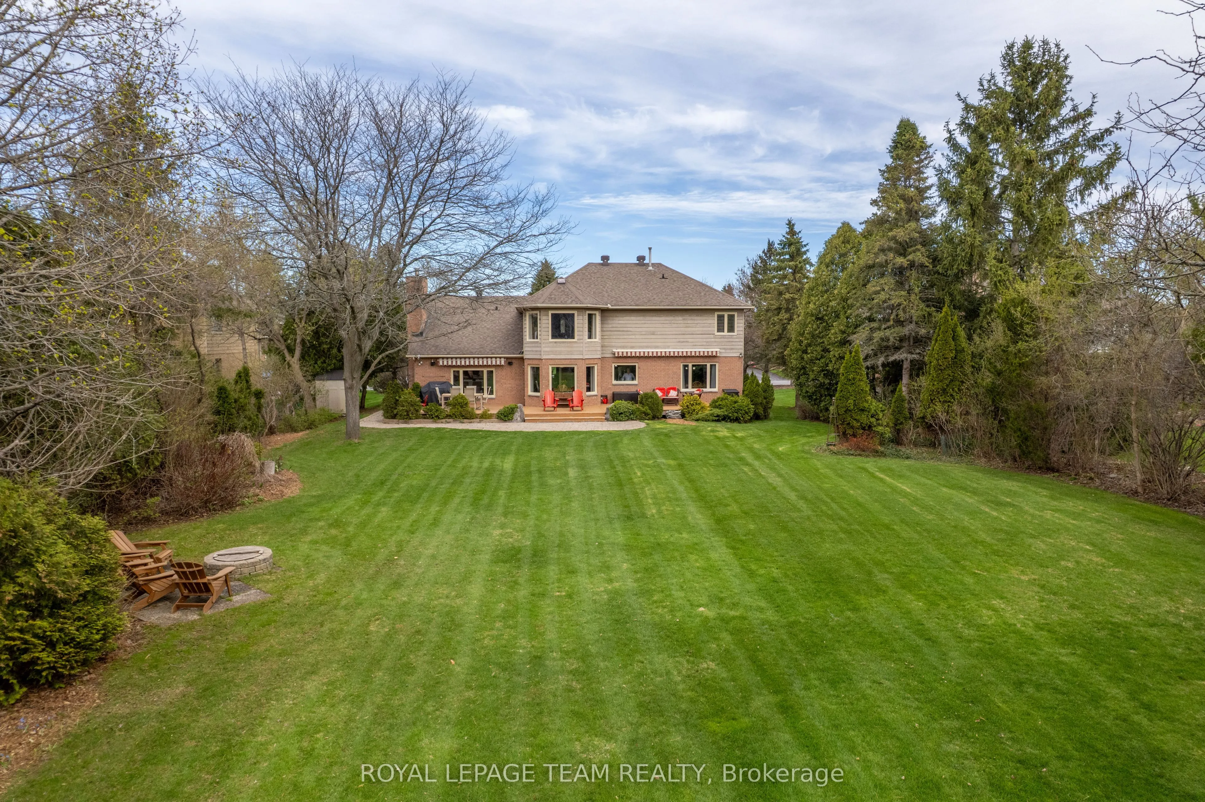 5530 Pettapiece Crescent