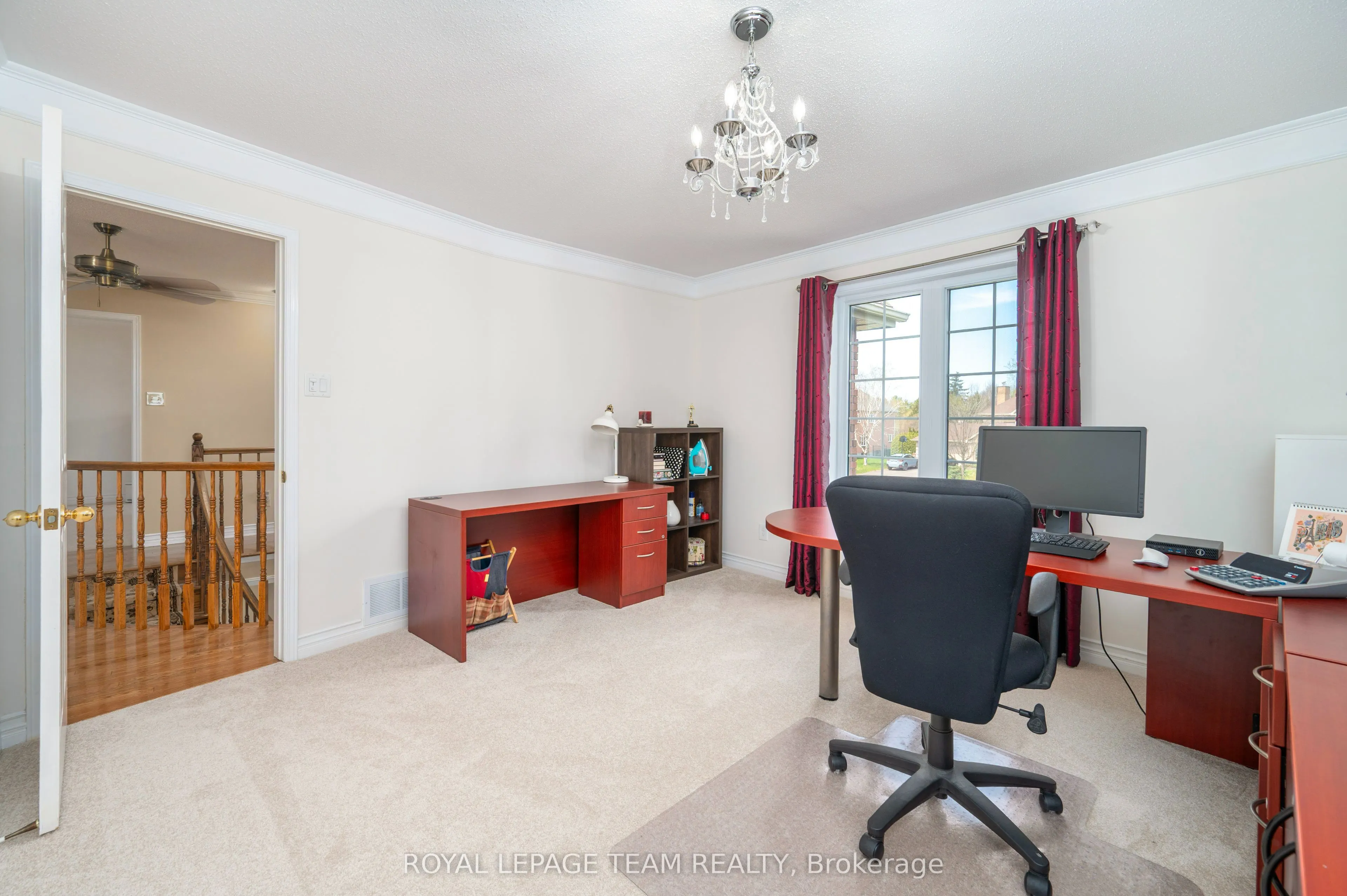 5530 Pettapiece Crescent