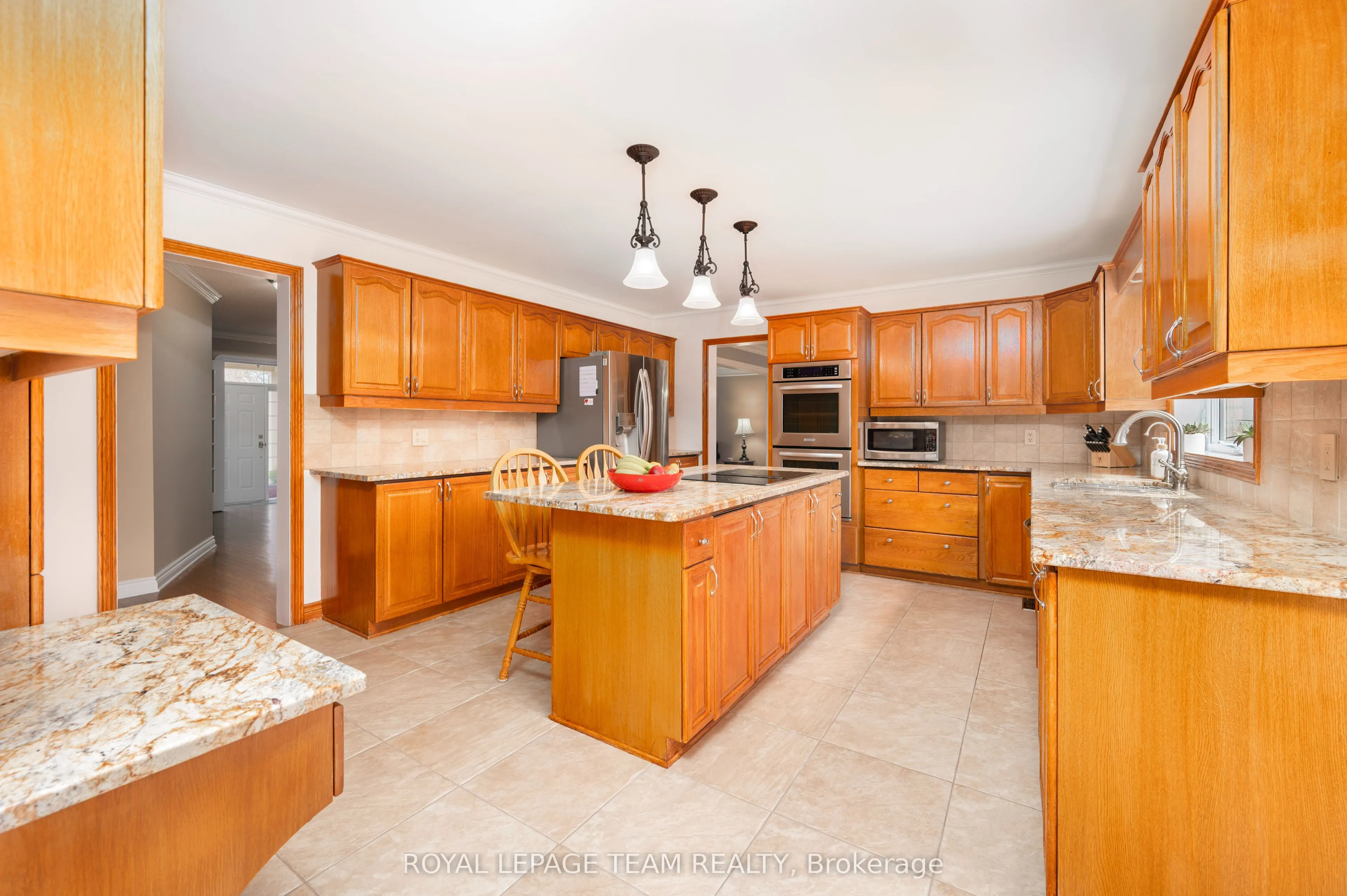 5530 Pettapiece Crescent