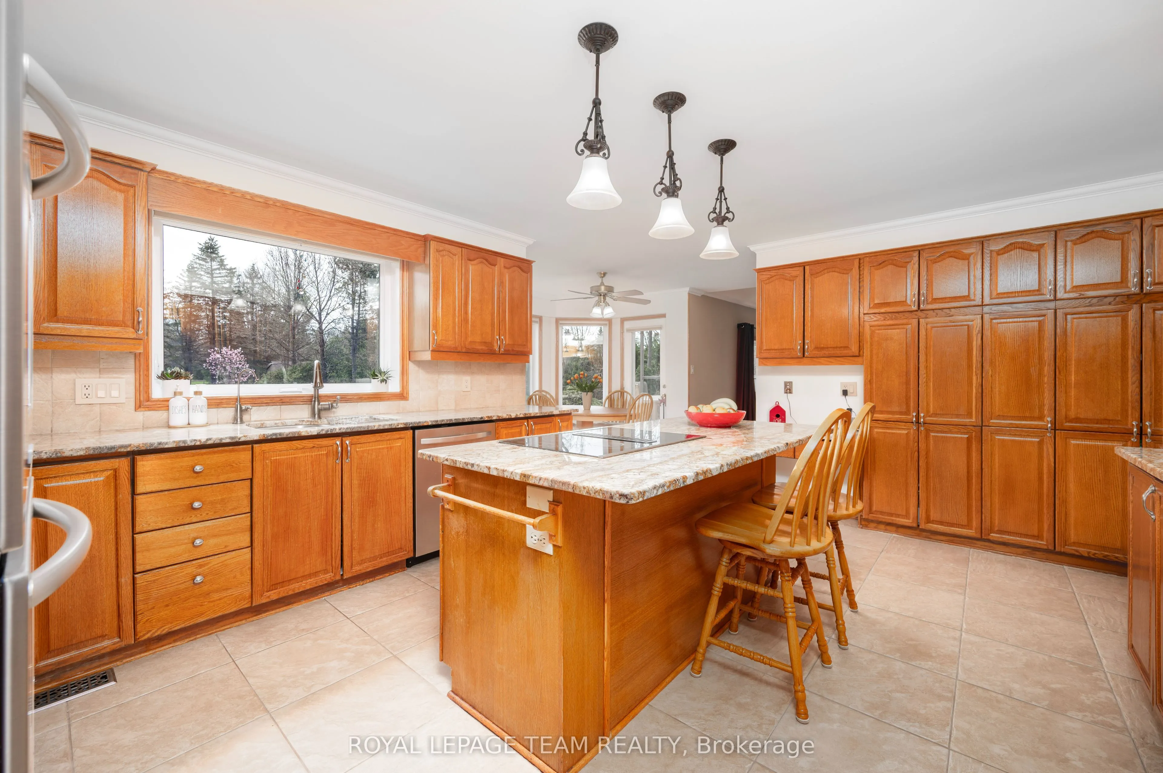 5530 Pettapiece Crescent