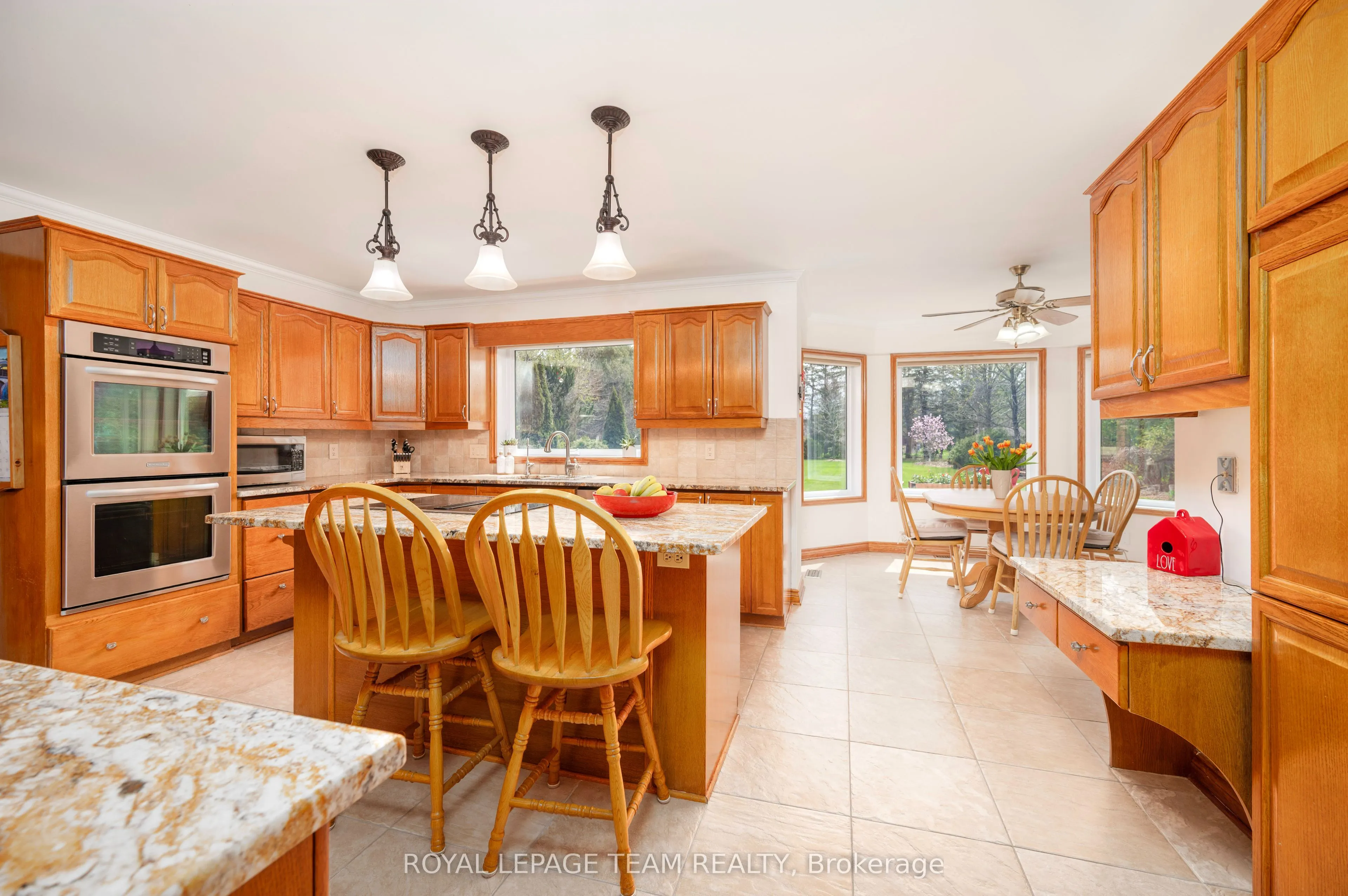 5530 Pettapiece Crescent