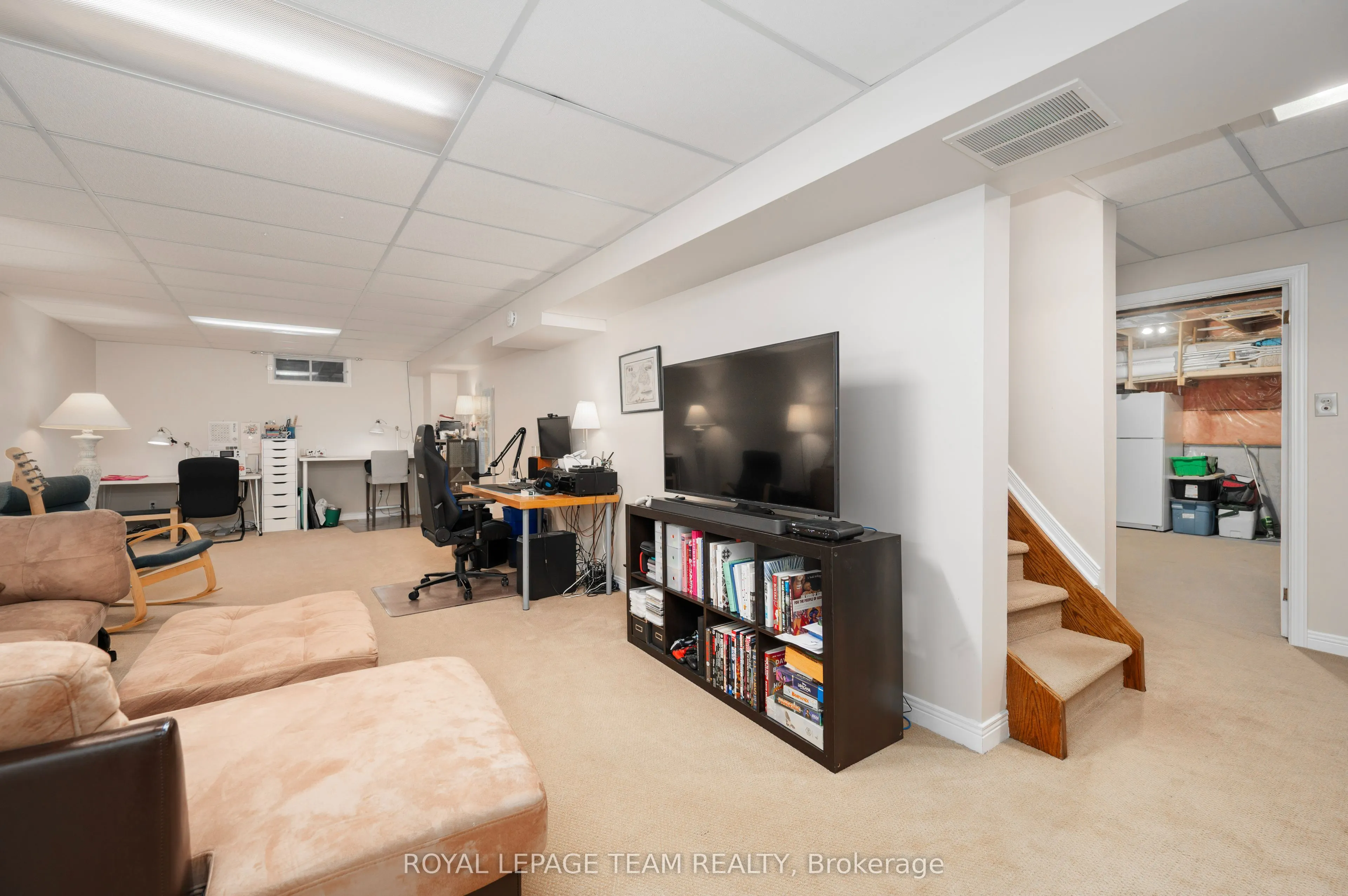 5530 Pettapiece Crescent
