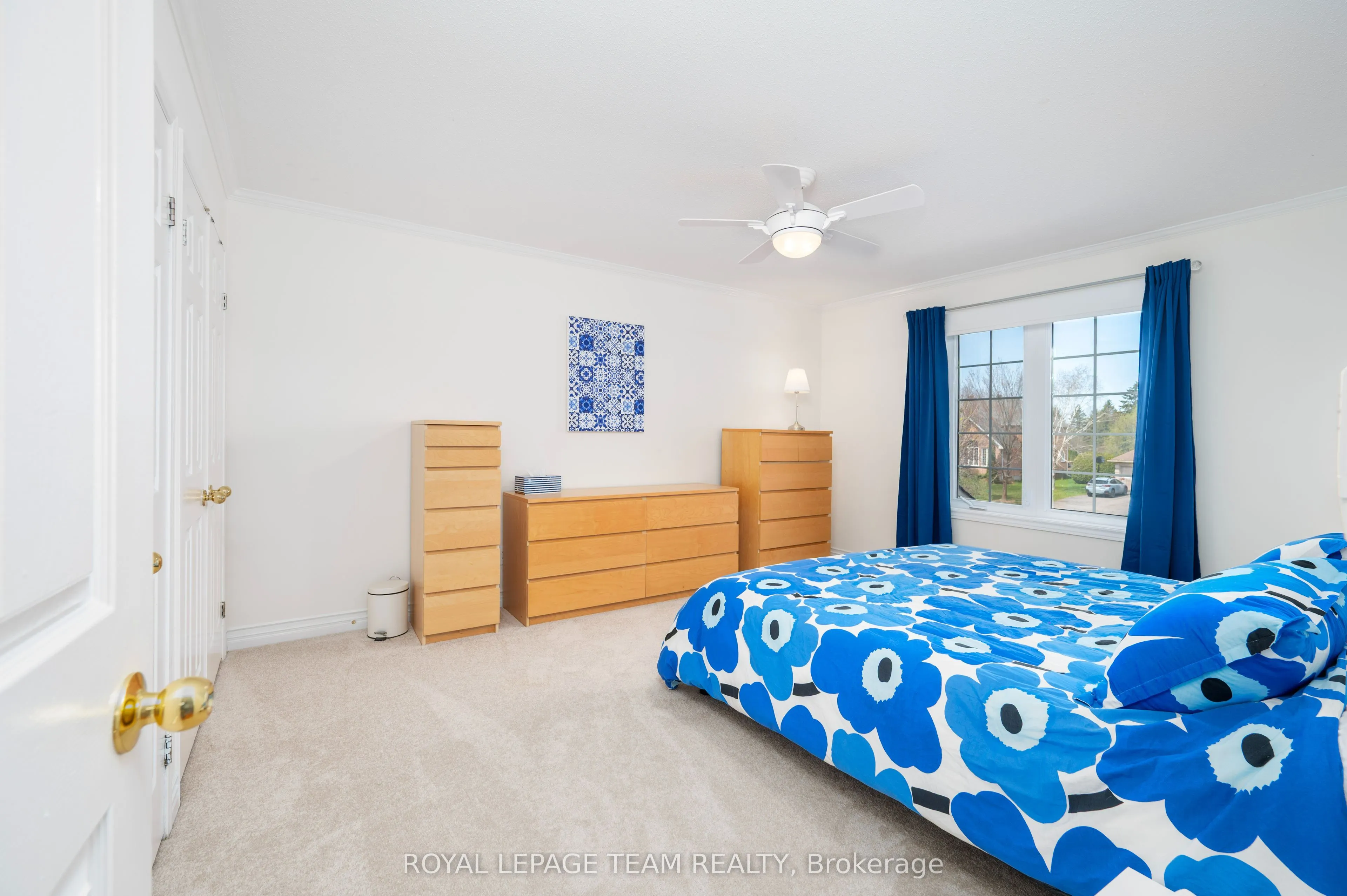 5530 Pettapiece Crescent