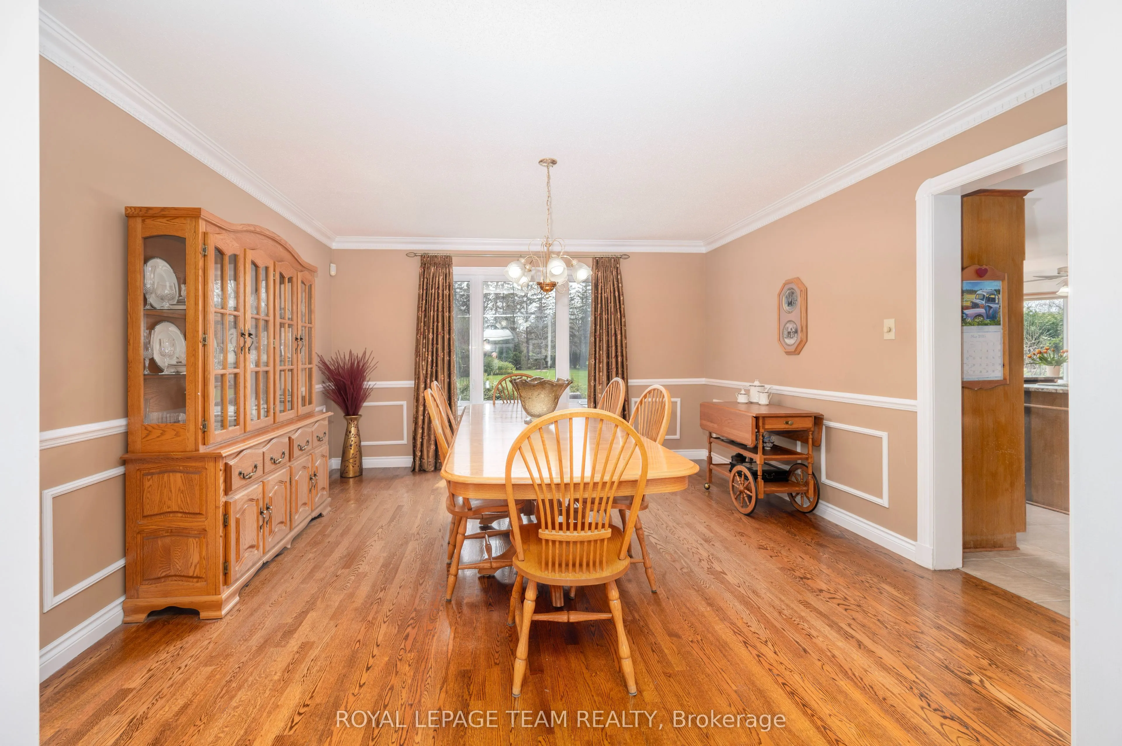 5530 Pettapiece Crescent