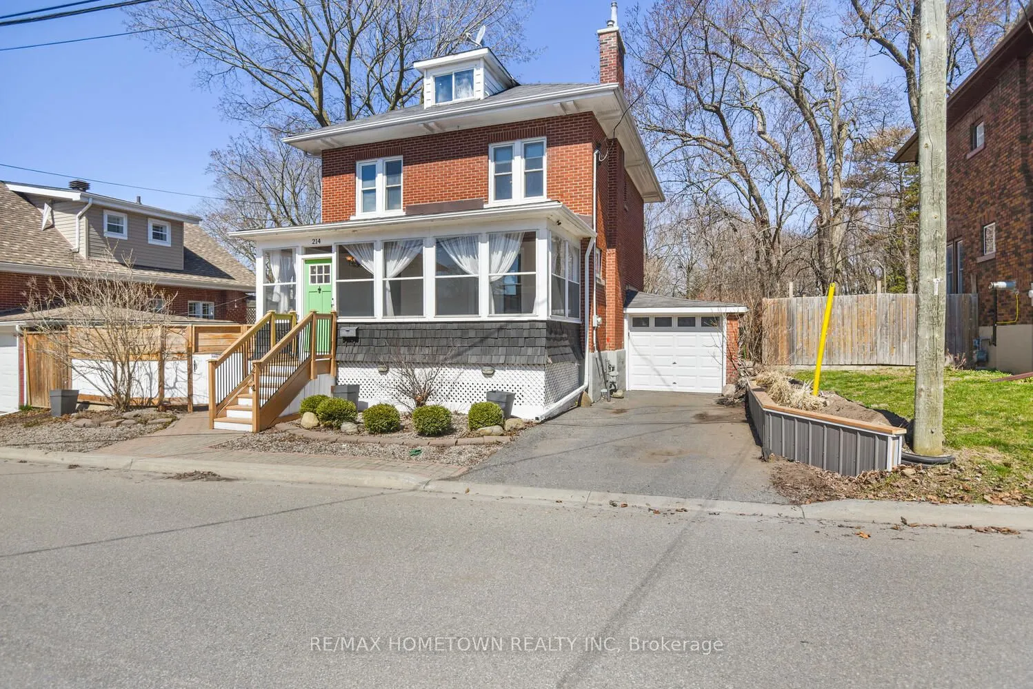 214 James Street E