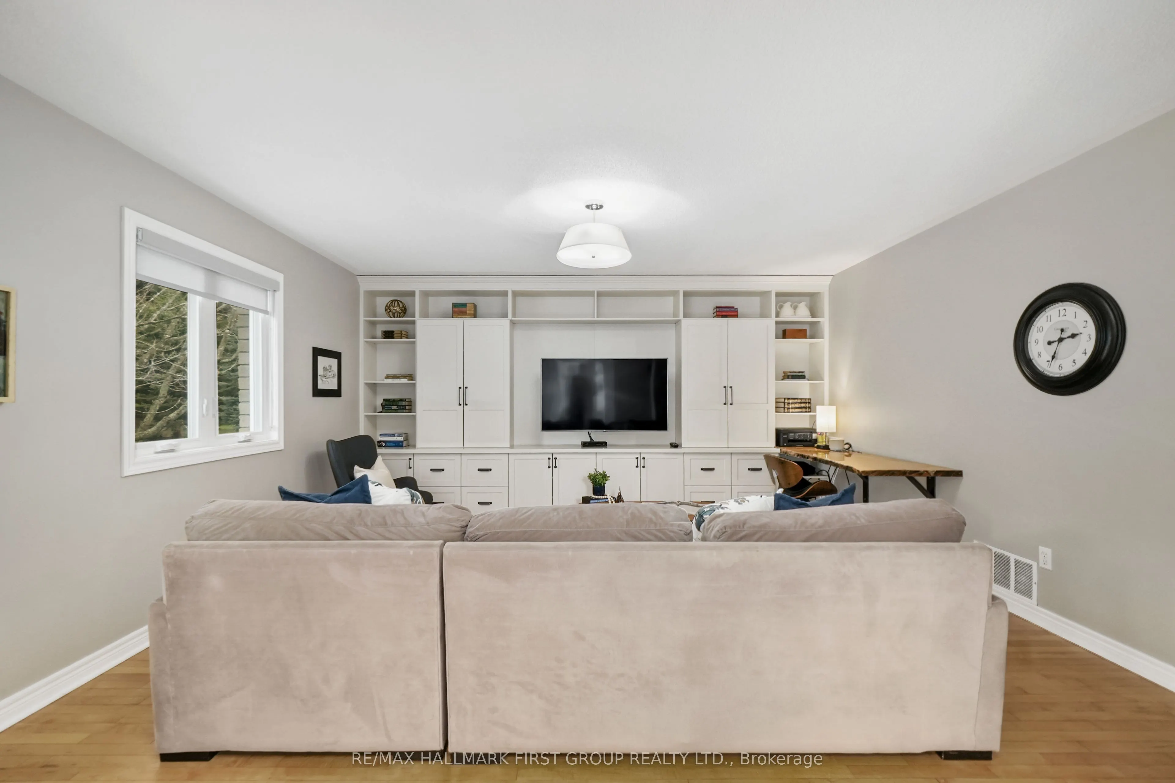 3905 Larose Crescent