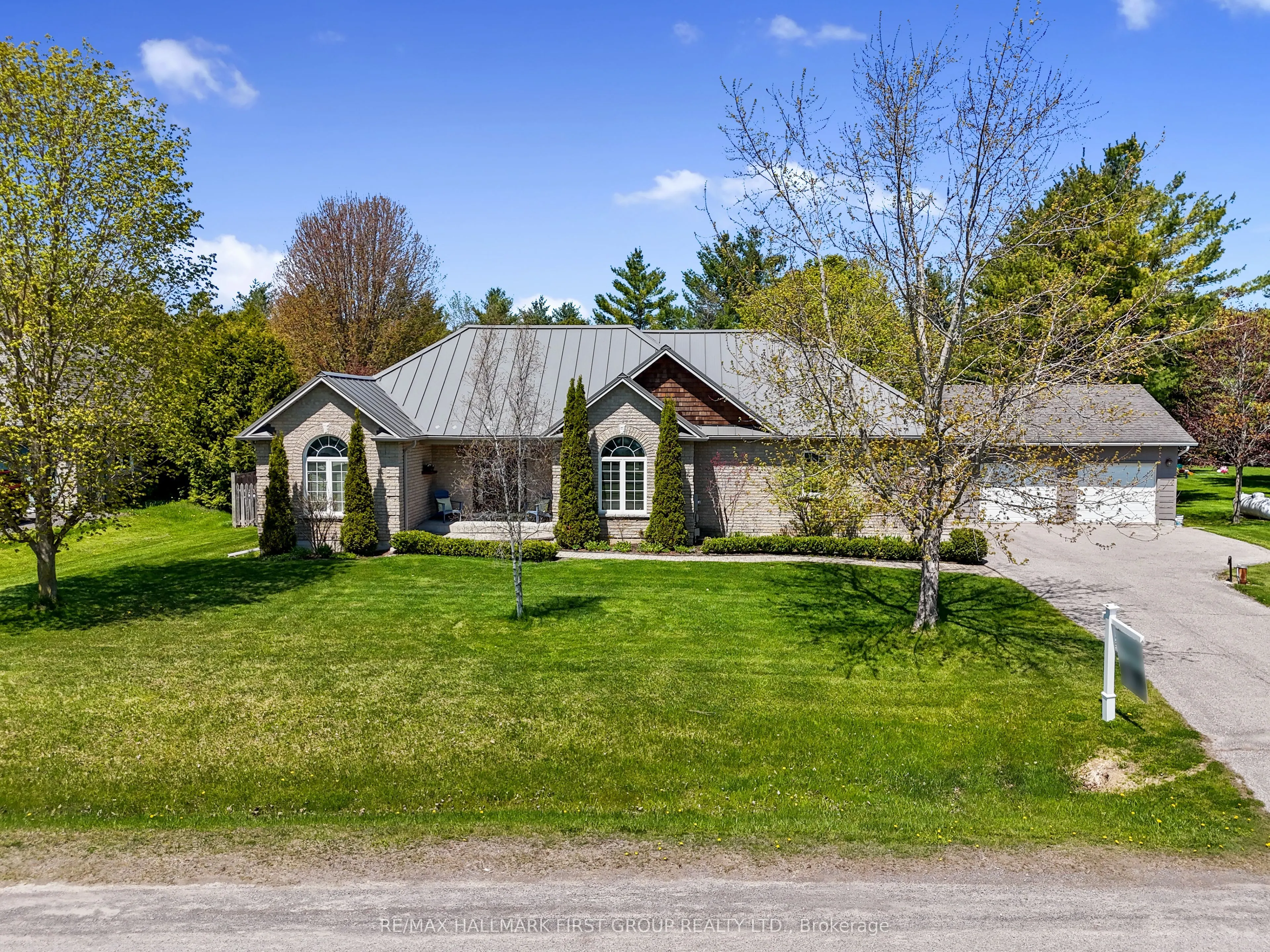 3905 Larose Crescent