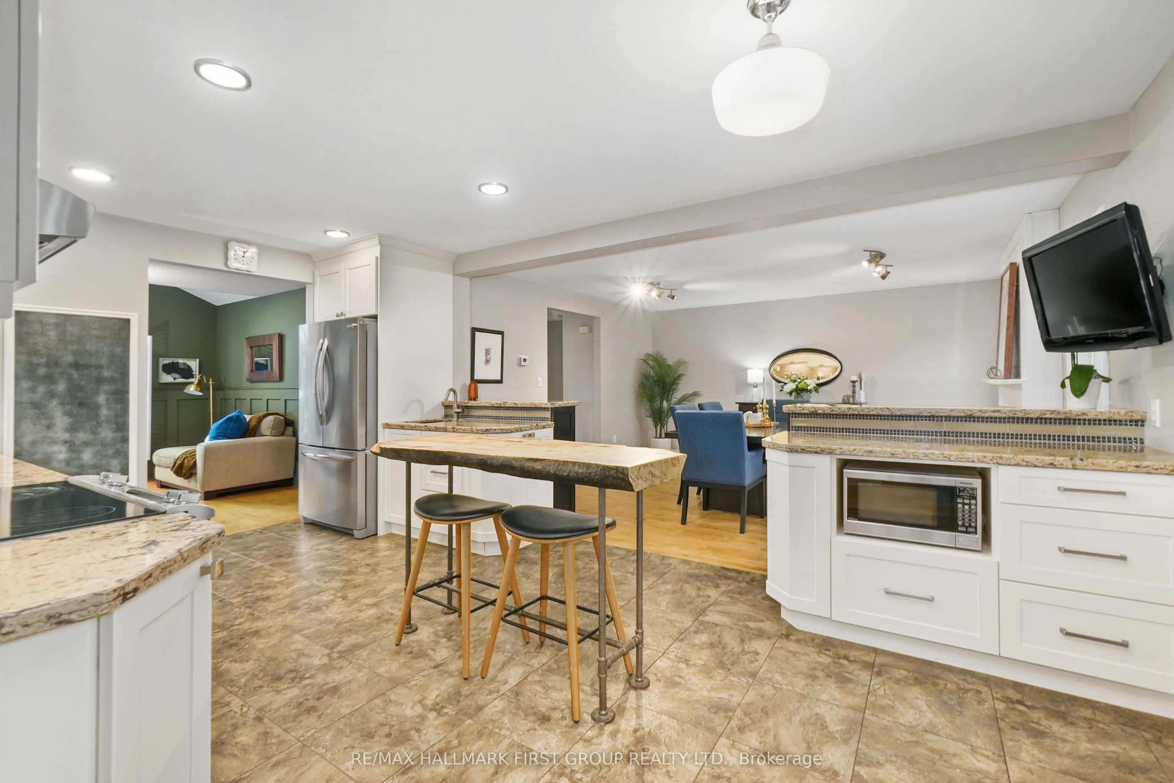 3905 Larose Crescent