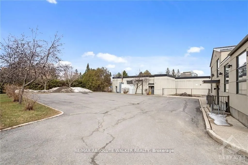 3591 Innes Road