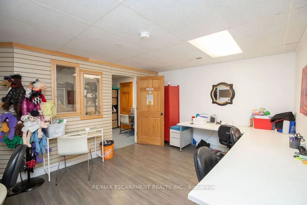 144 Wilson Street E