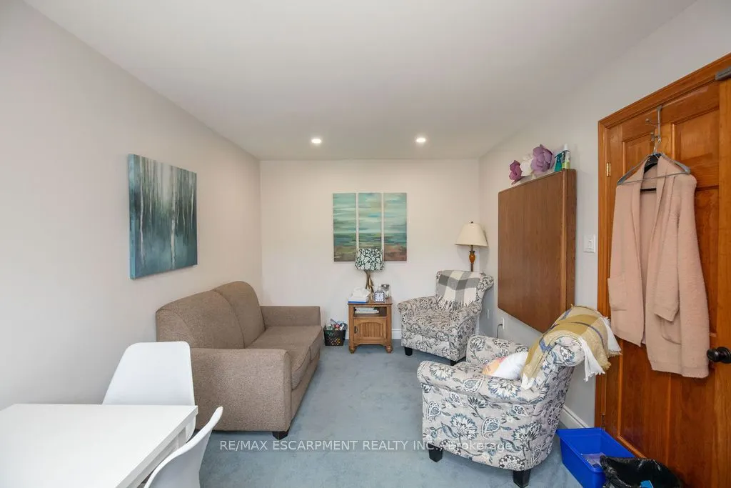 144 Wilson Street E