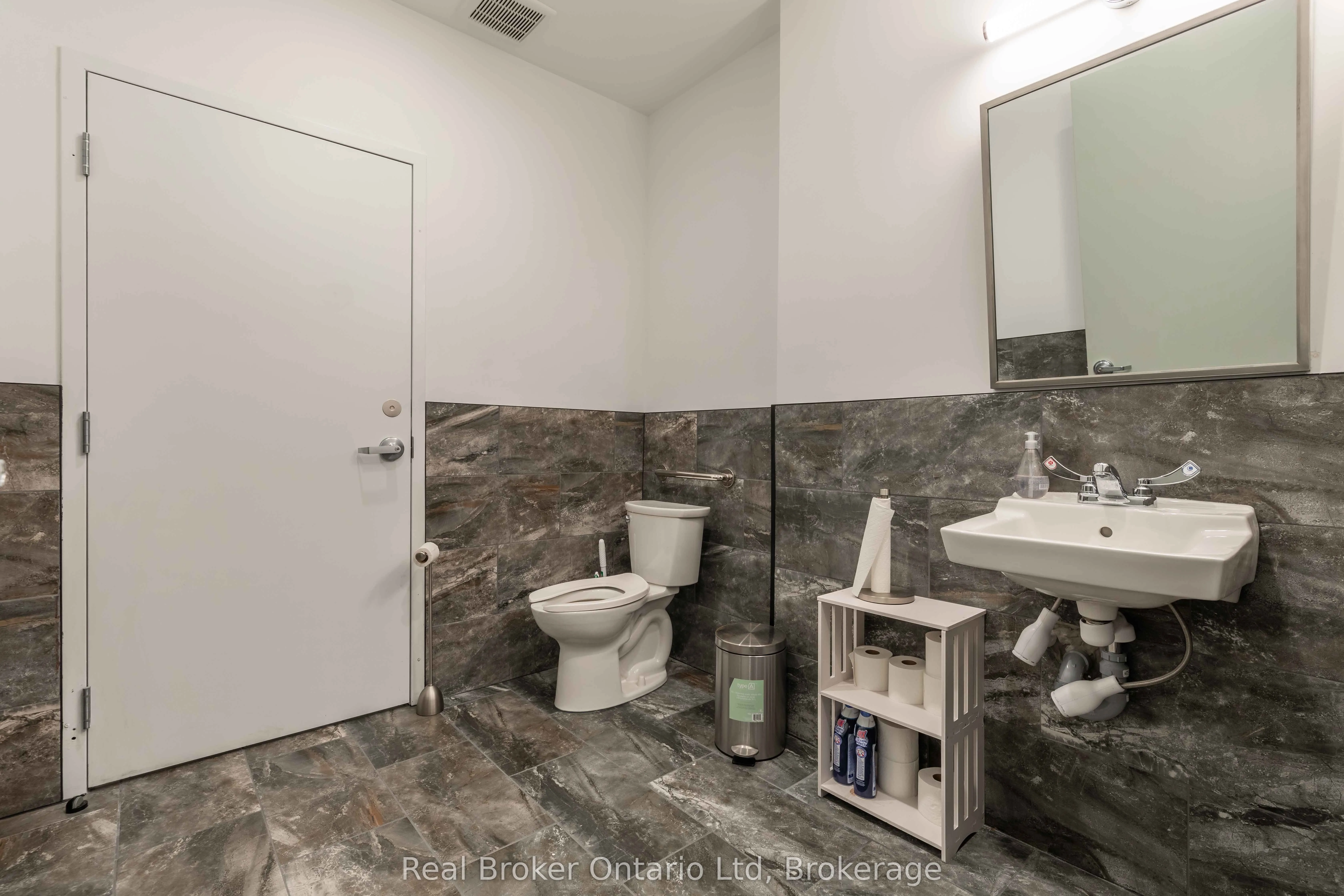 80 9th Street E, #105