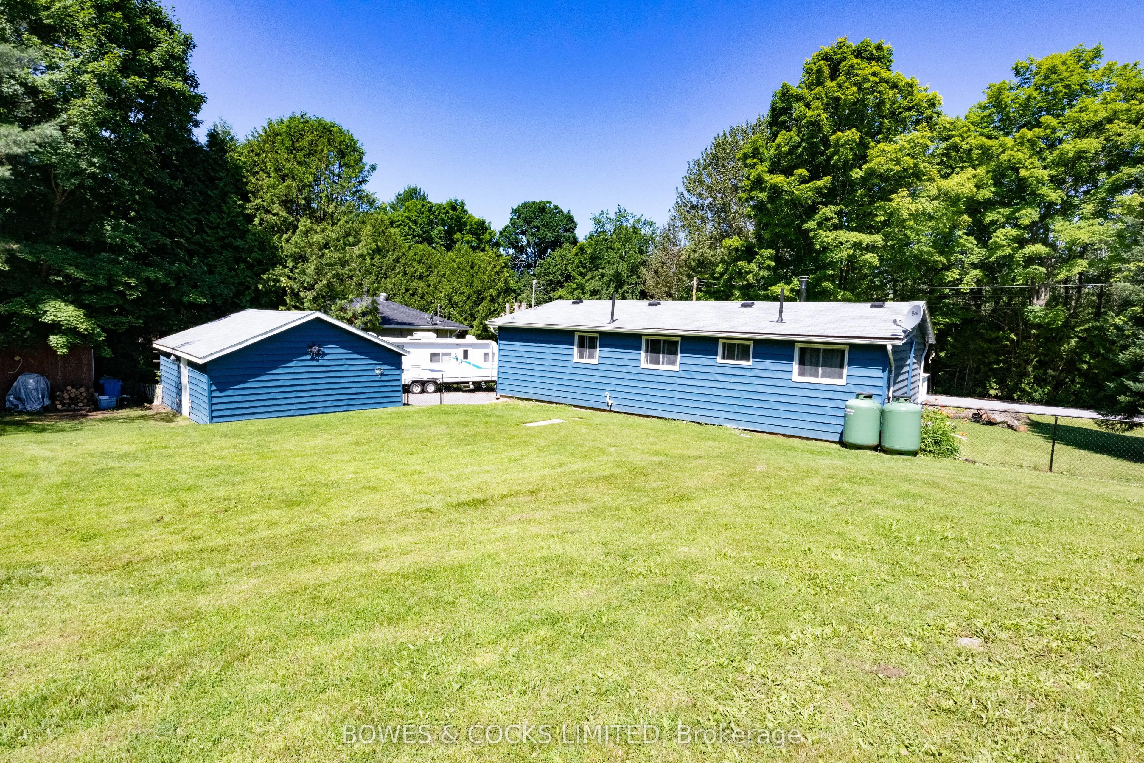 1545 Westview Crescent
