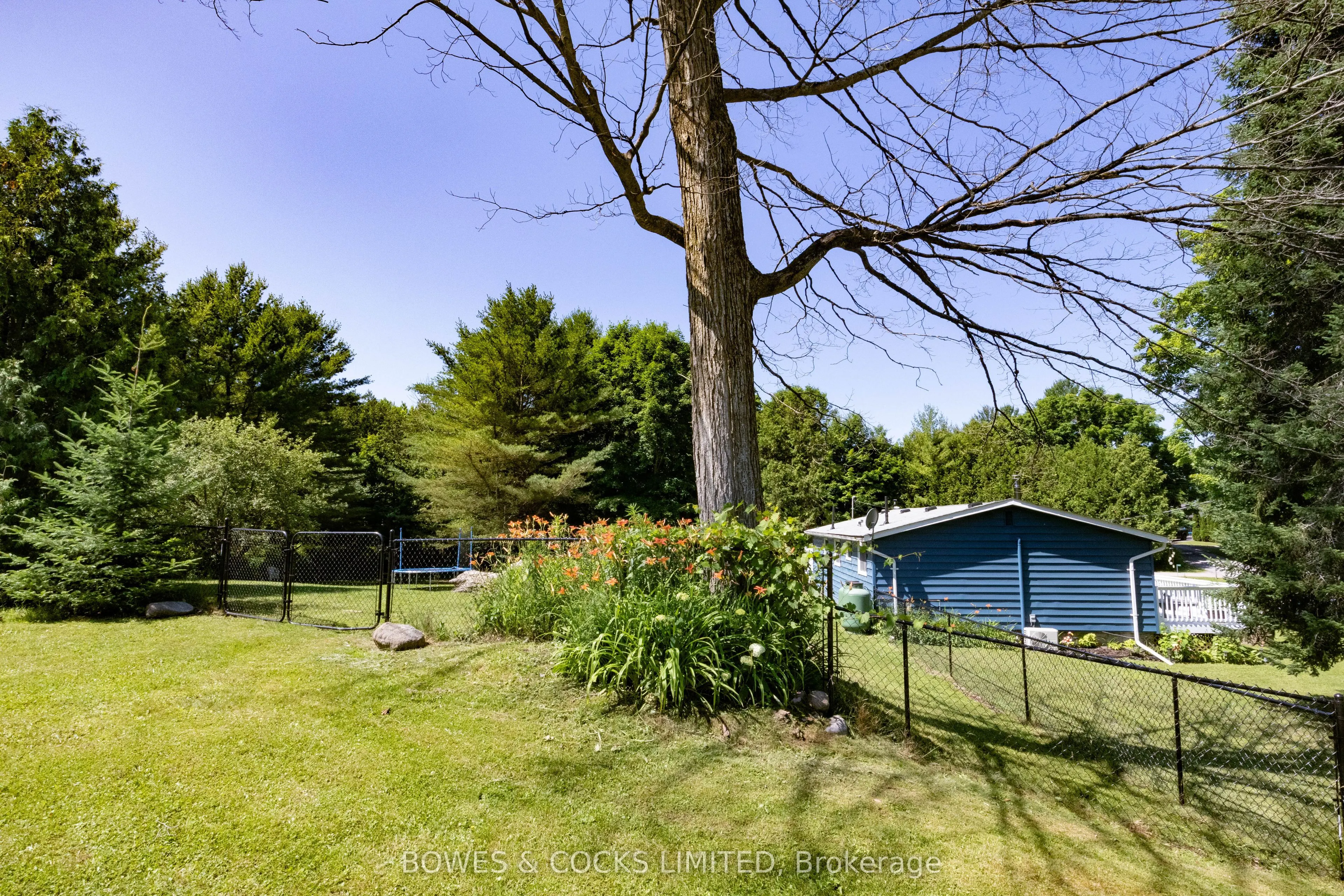 1545 Westview Crescent