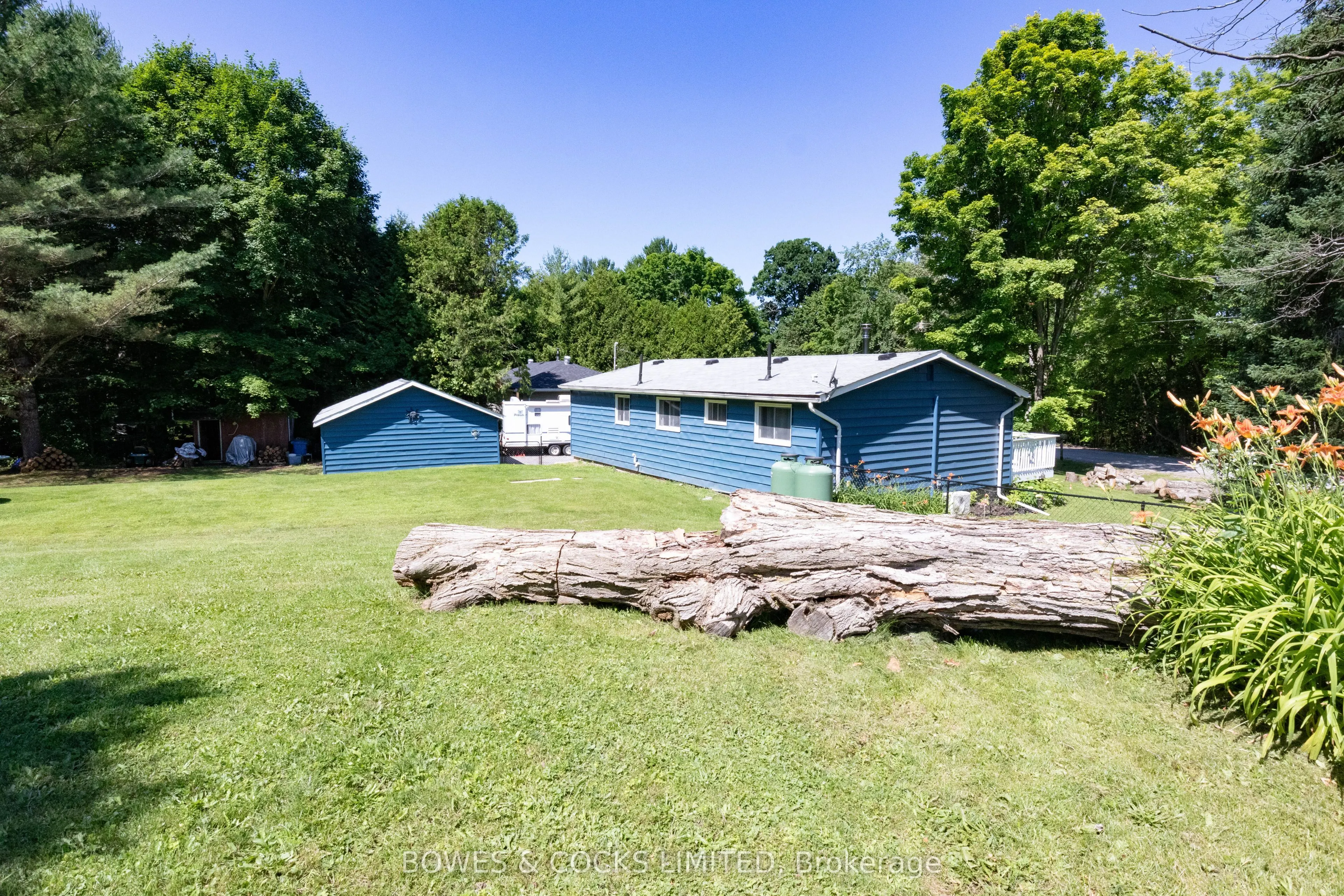 1545 Westview Crescent