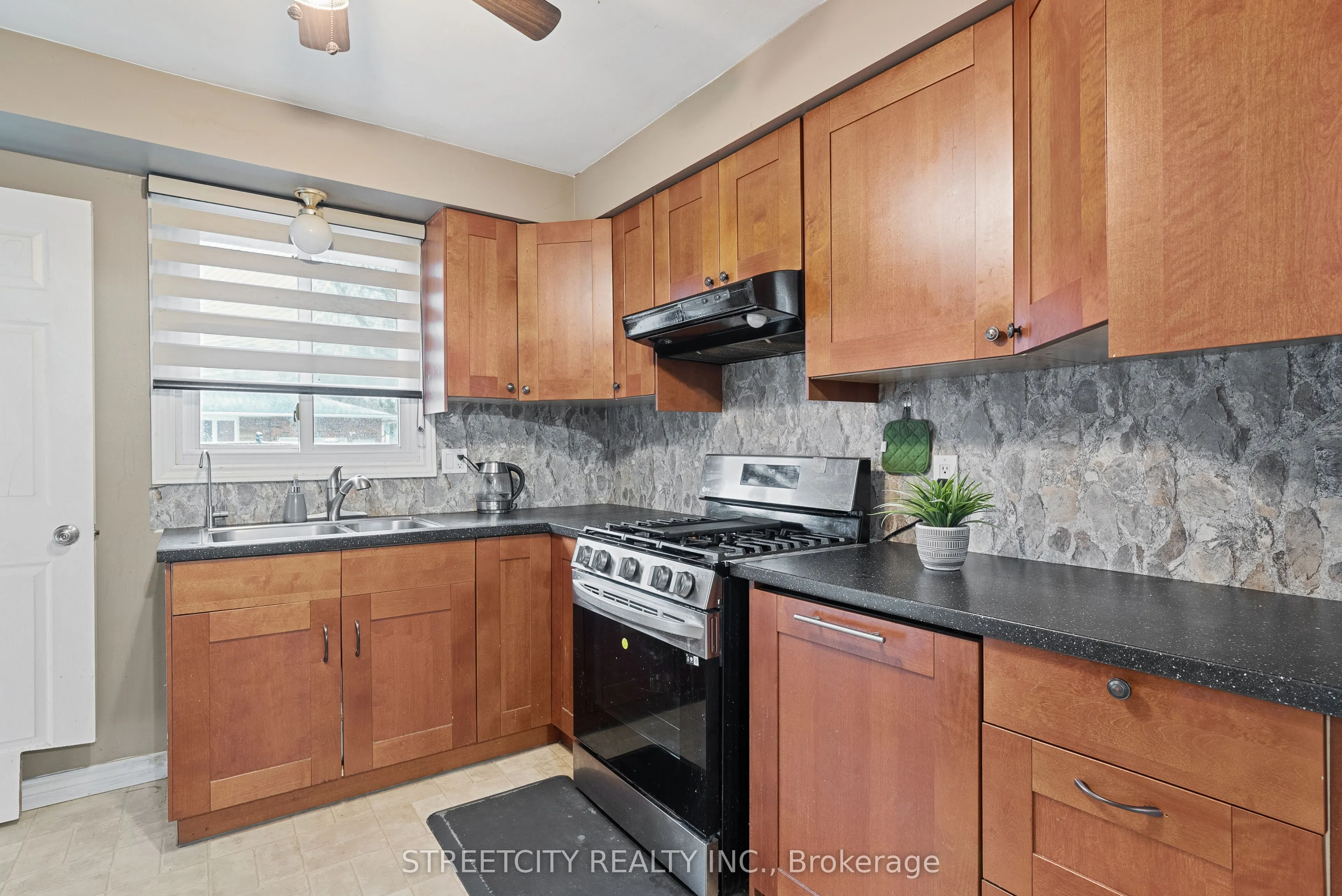 54 Brennan Drive N