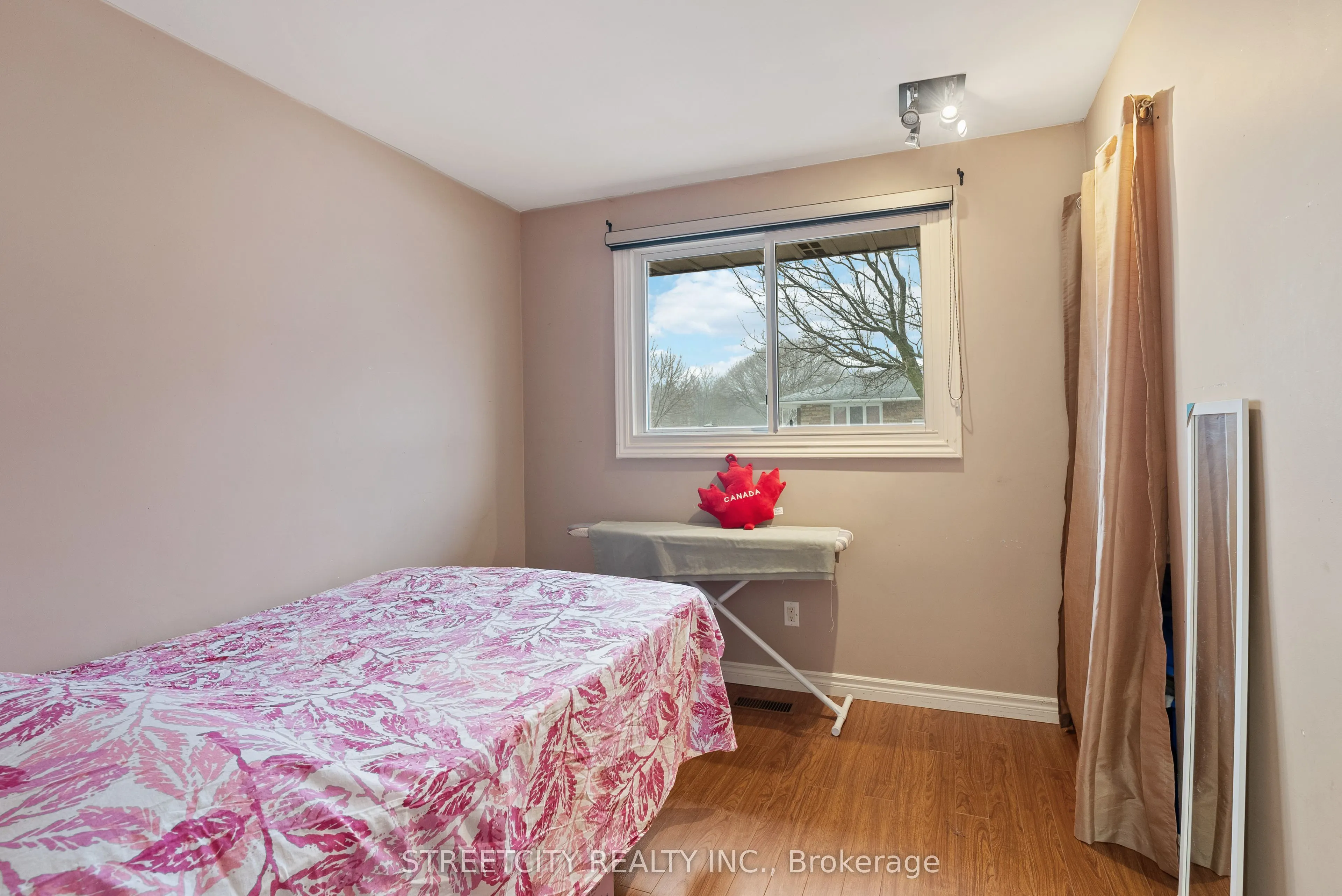 54 Brennan Drive N