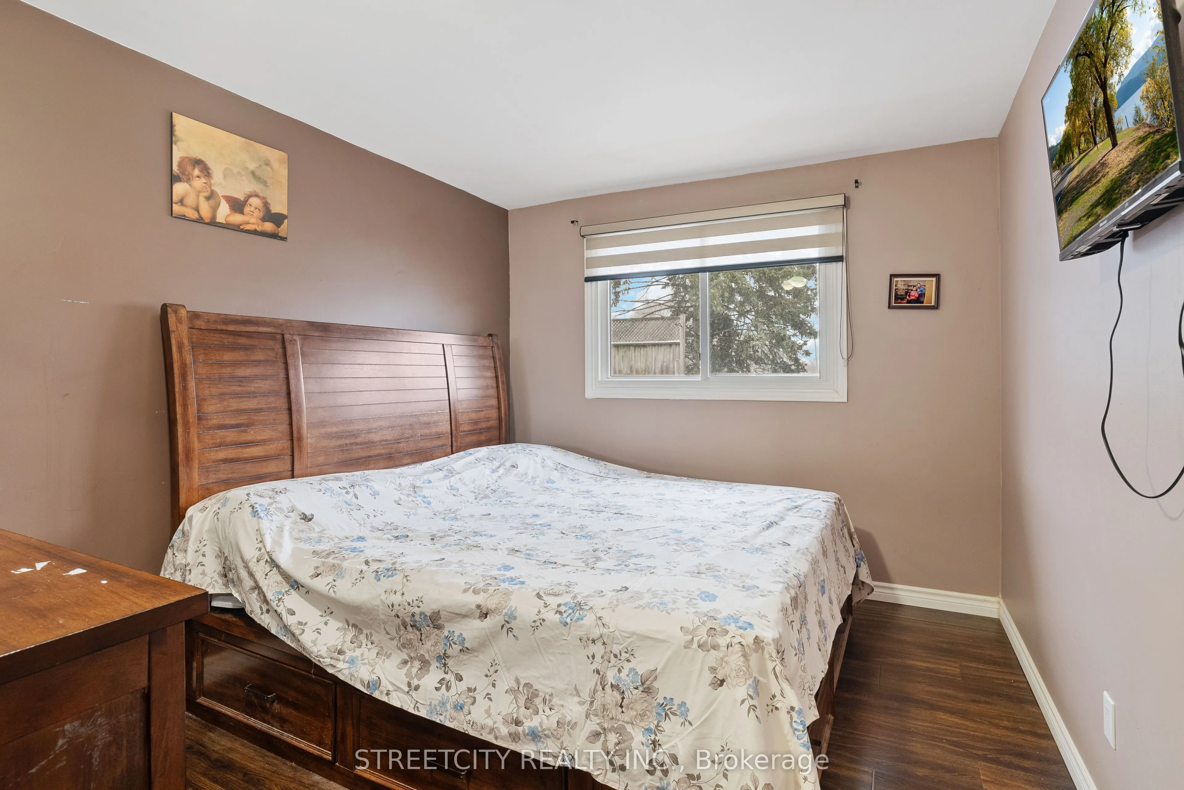54 Brennan Drive N
