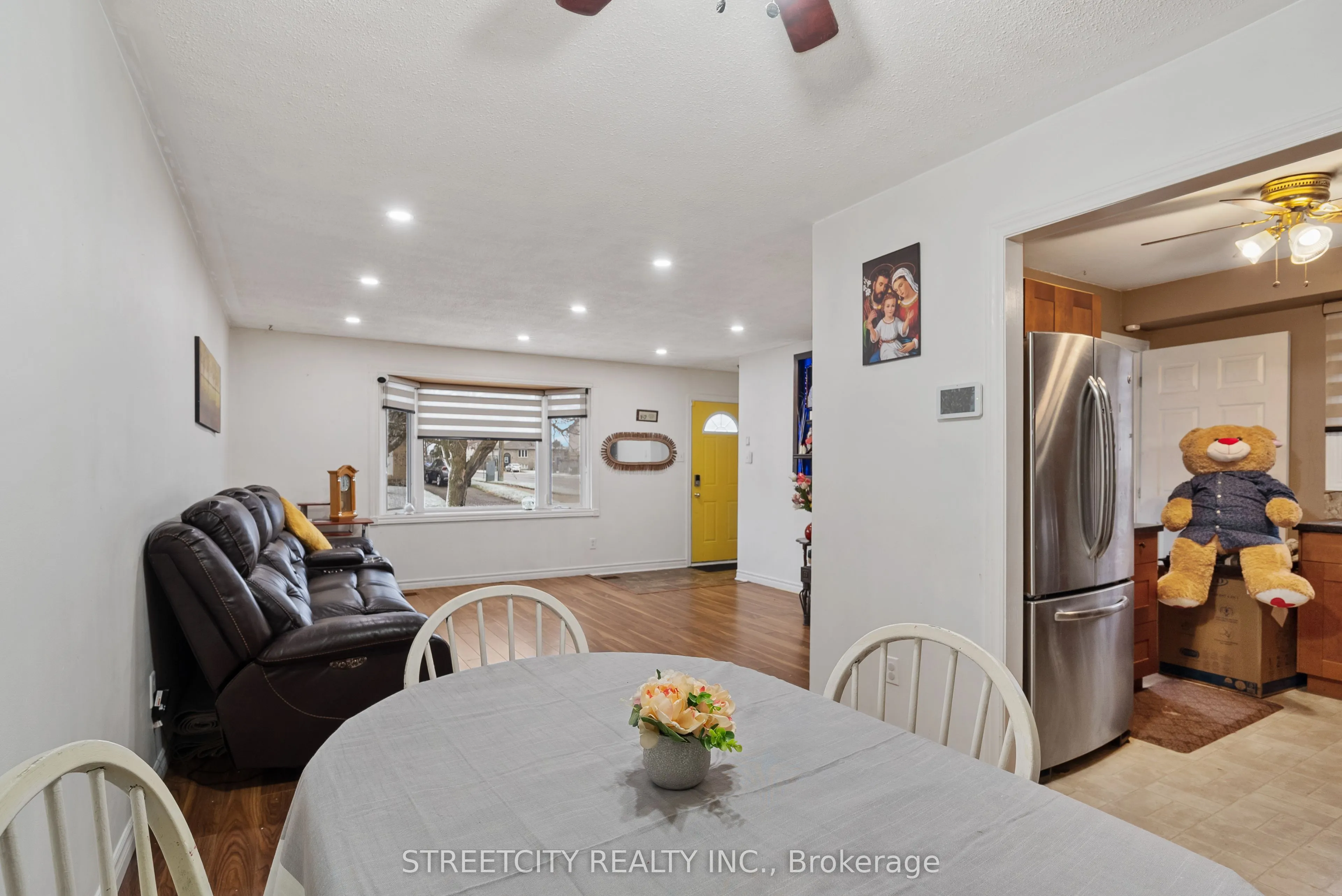 54 Brennan Drive N