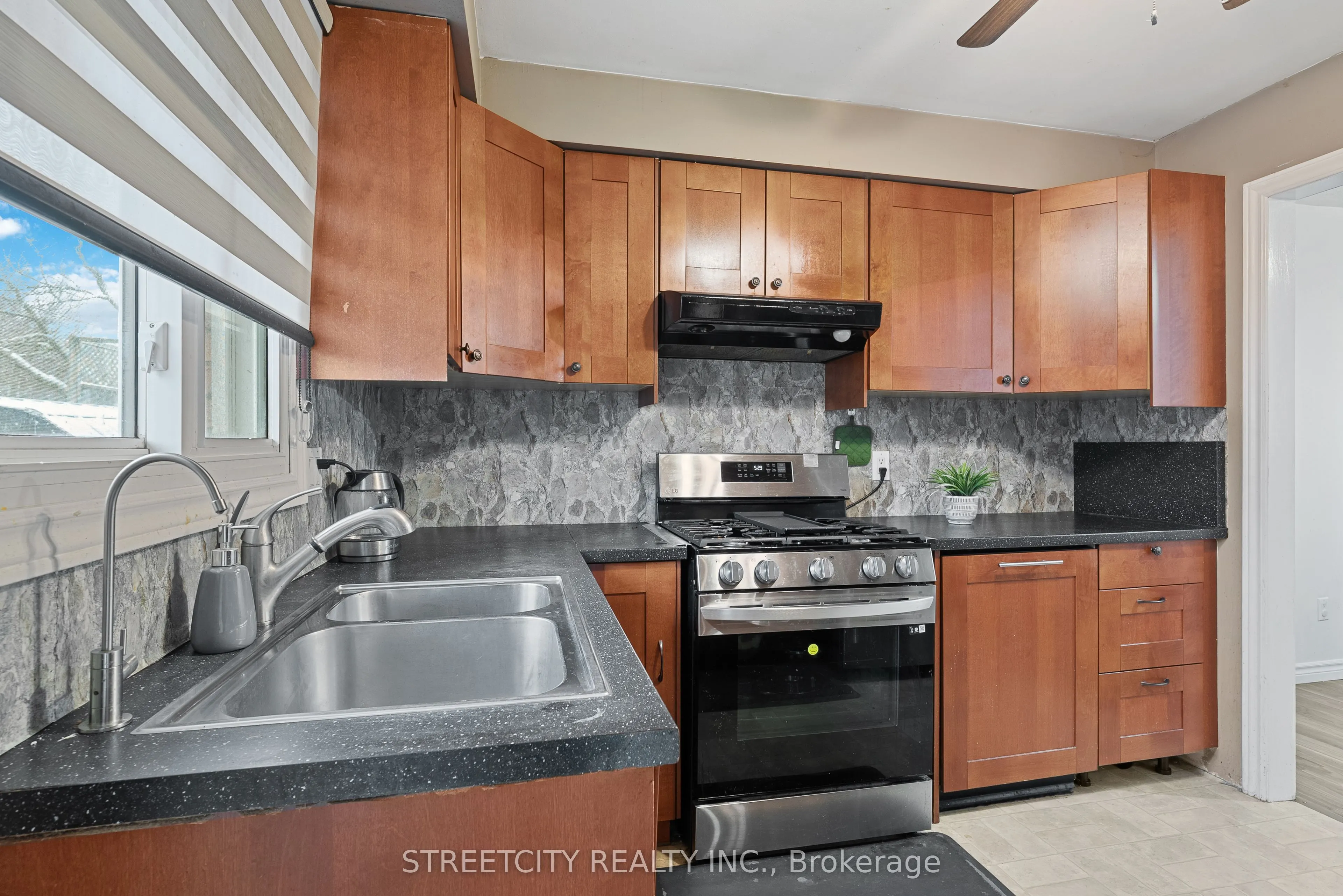 54 Brennan Drive N