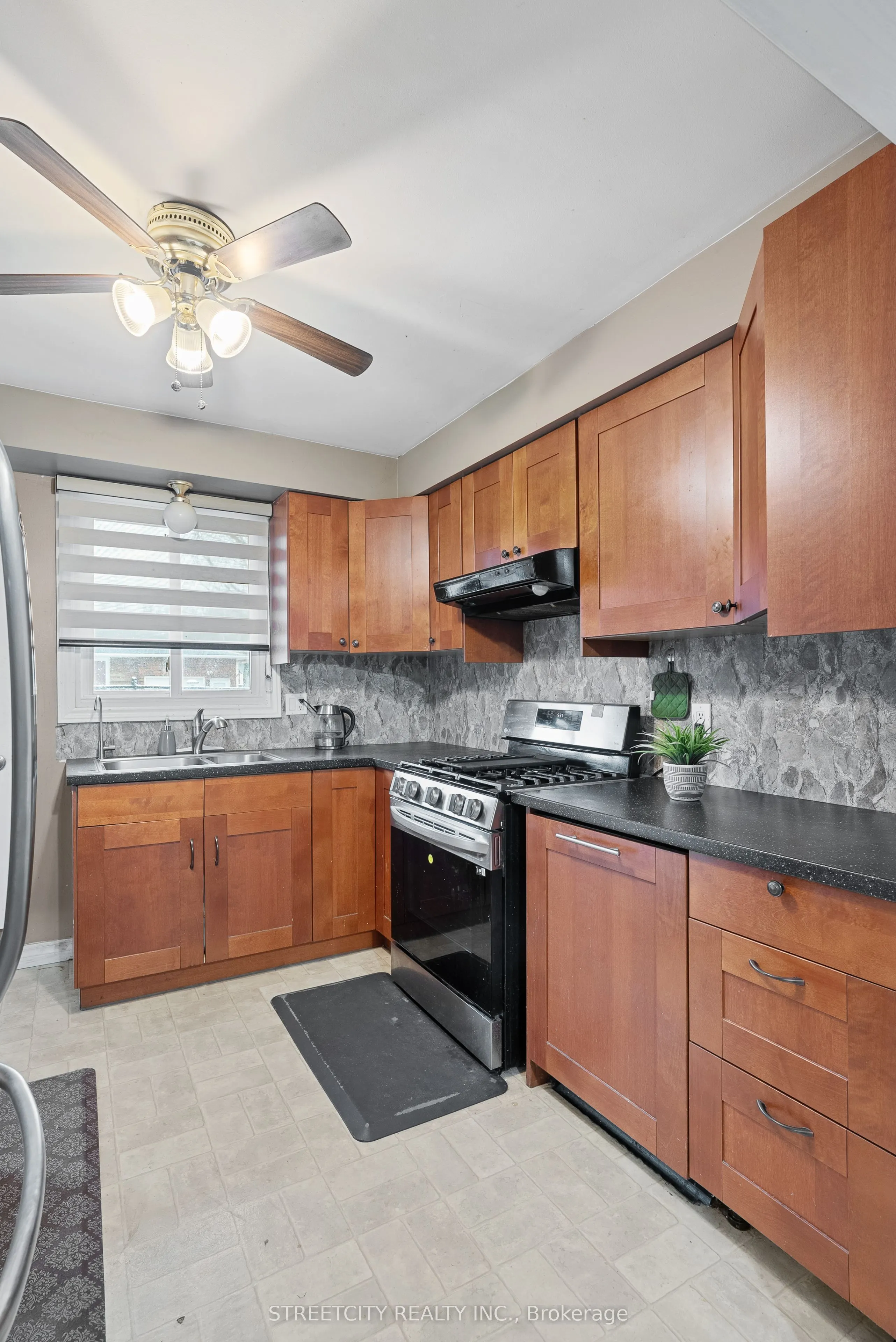 54 Brennan Drive N