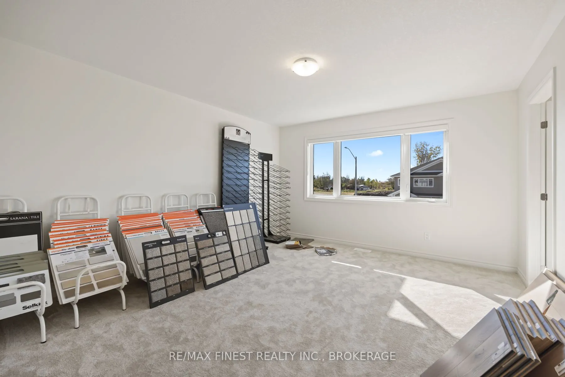 215 HERITAGE PARK Drive